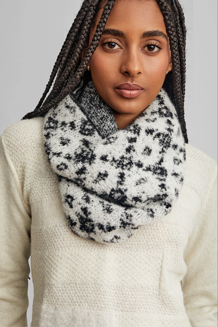 Warmi Neck Scarf Alpaca Color B&W - Image 2