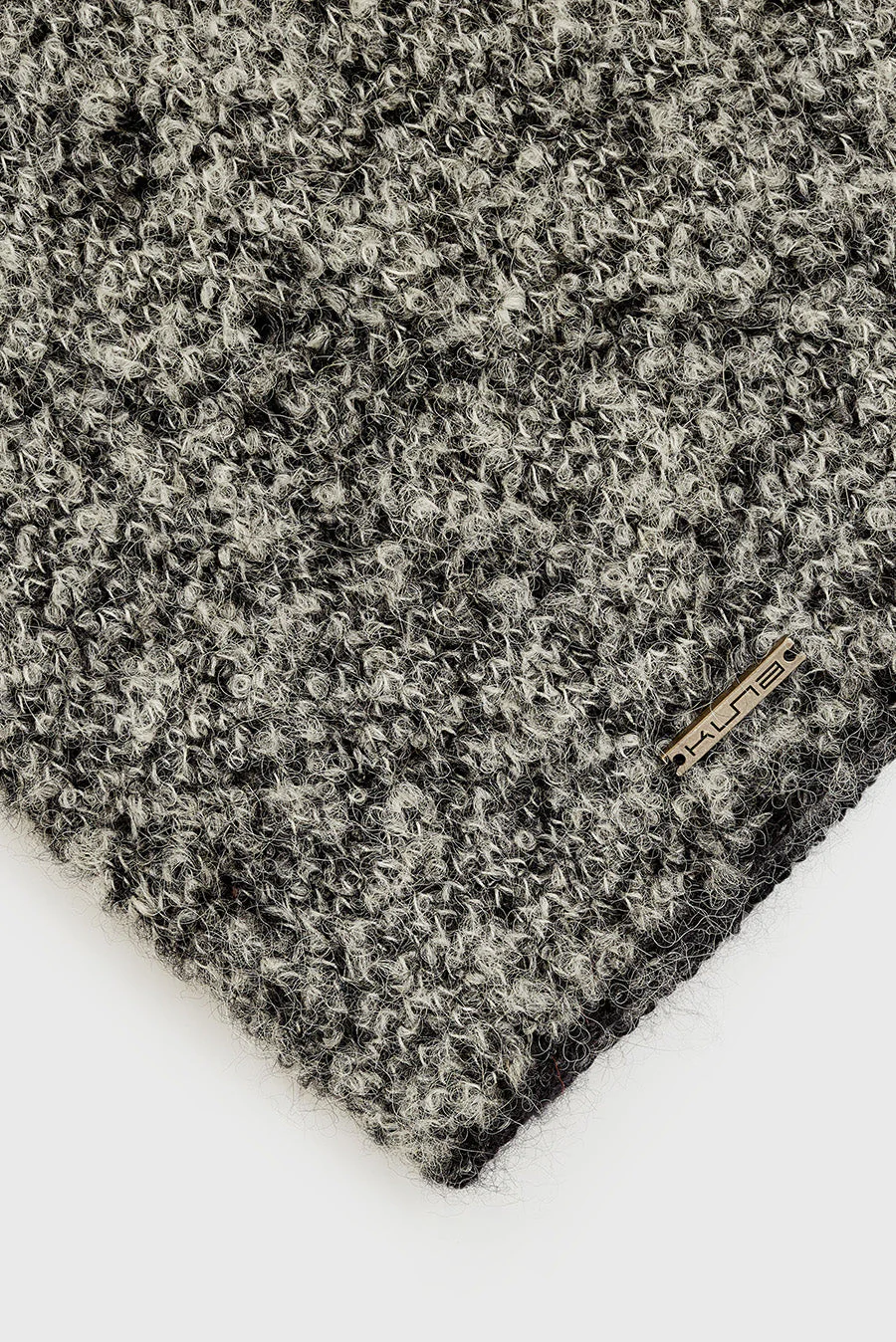 Warmi Neck Scarf Alpaca Color B&W - Image 9