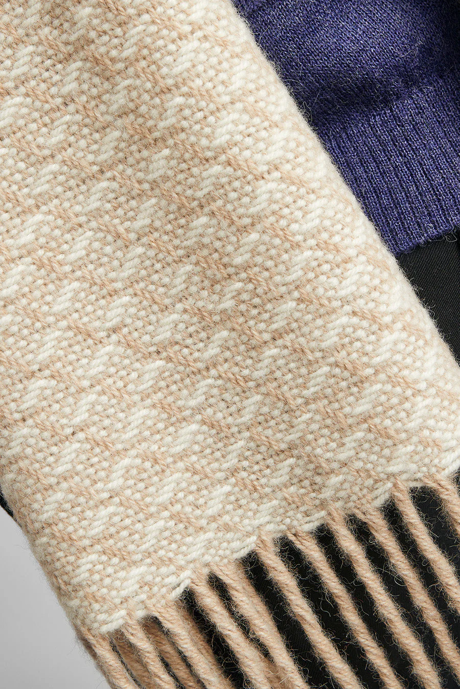 Wedeke Scarf Baby Alpaca Color Beige - Image 5
