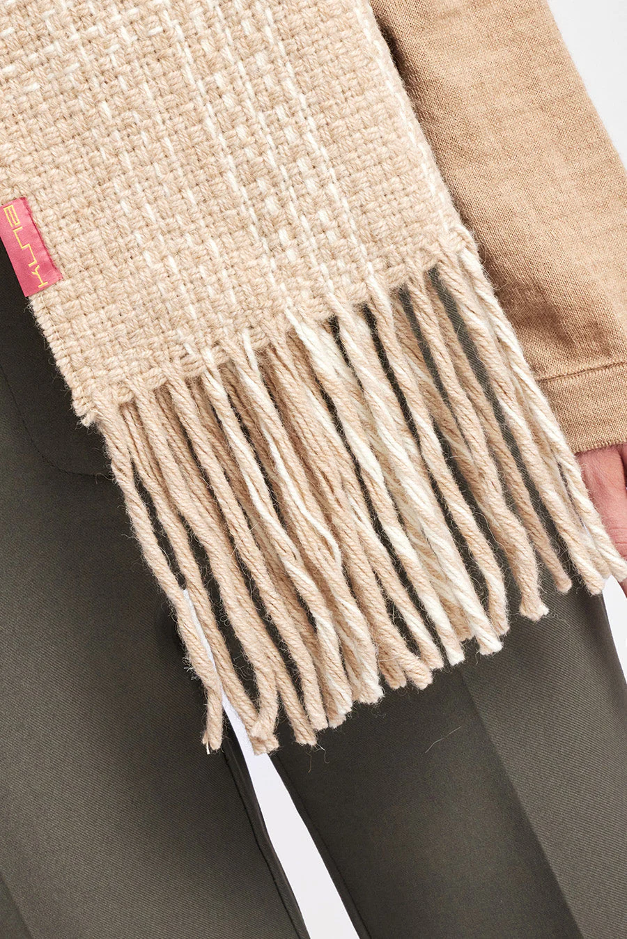 Weed Scarf Baby Alpaca Color Beige - Image 3