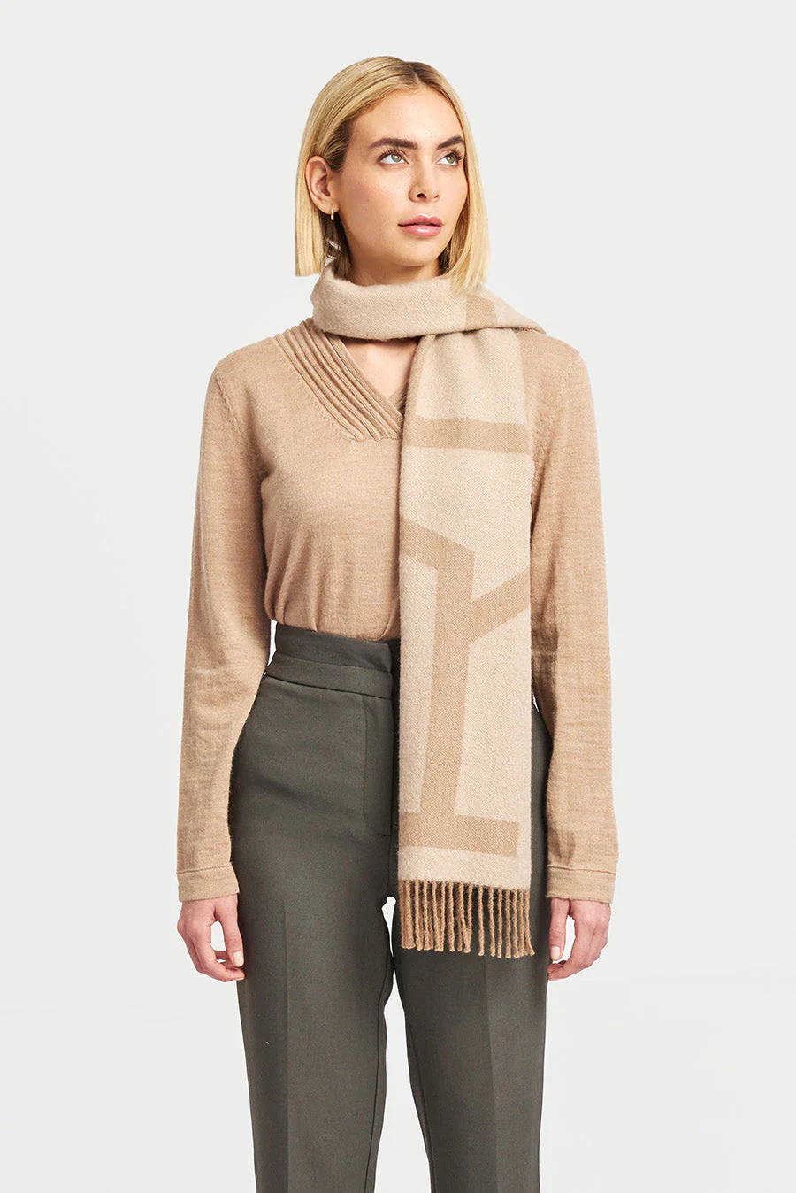 Winnipeg Scarf Baby Alpaca Color Beige