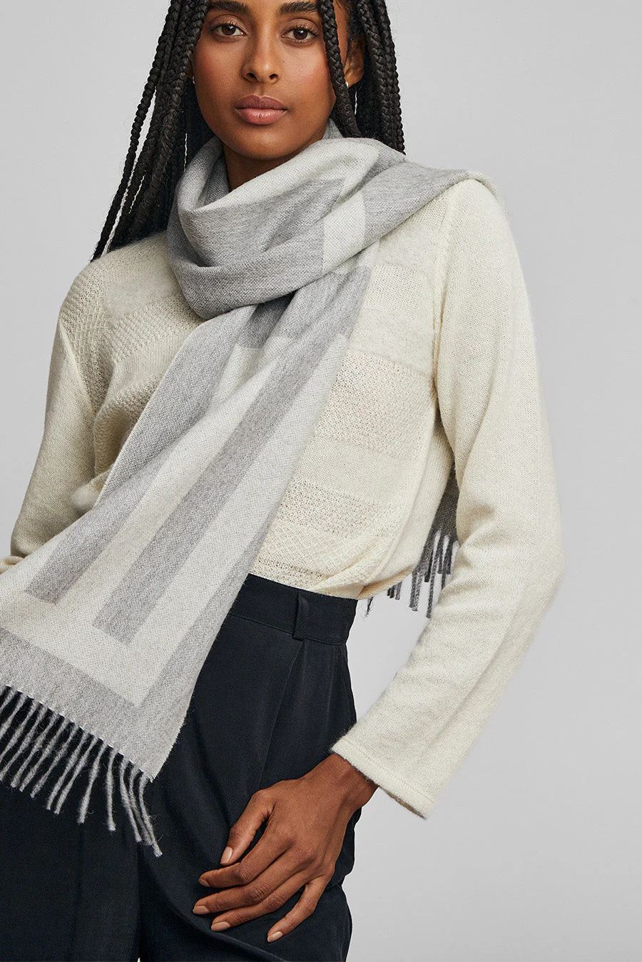 Winnipeg Scarf Baby Alpaca Color Grey - Image 3