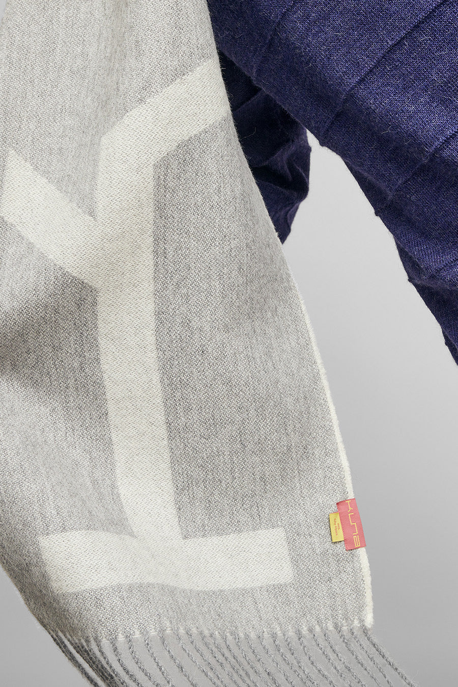 Winnipeg Scarf Baby Alpaca Color Grey - Image 5