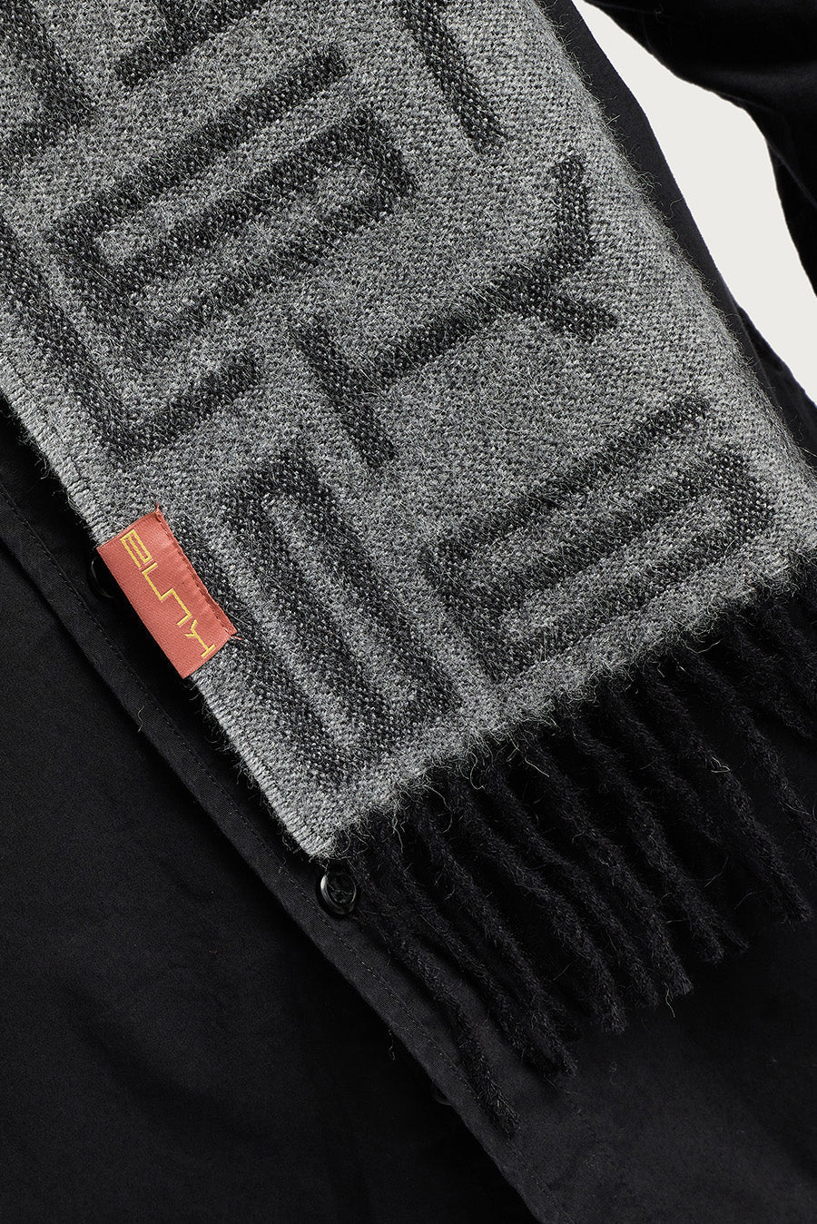 Wir Scarf Baby Alpaca Color Black - Image 5
