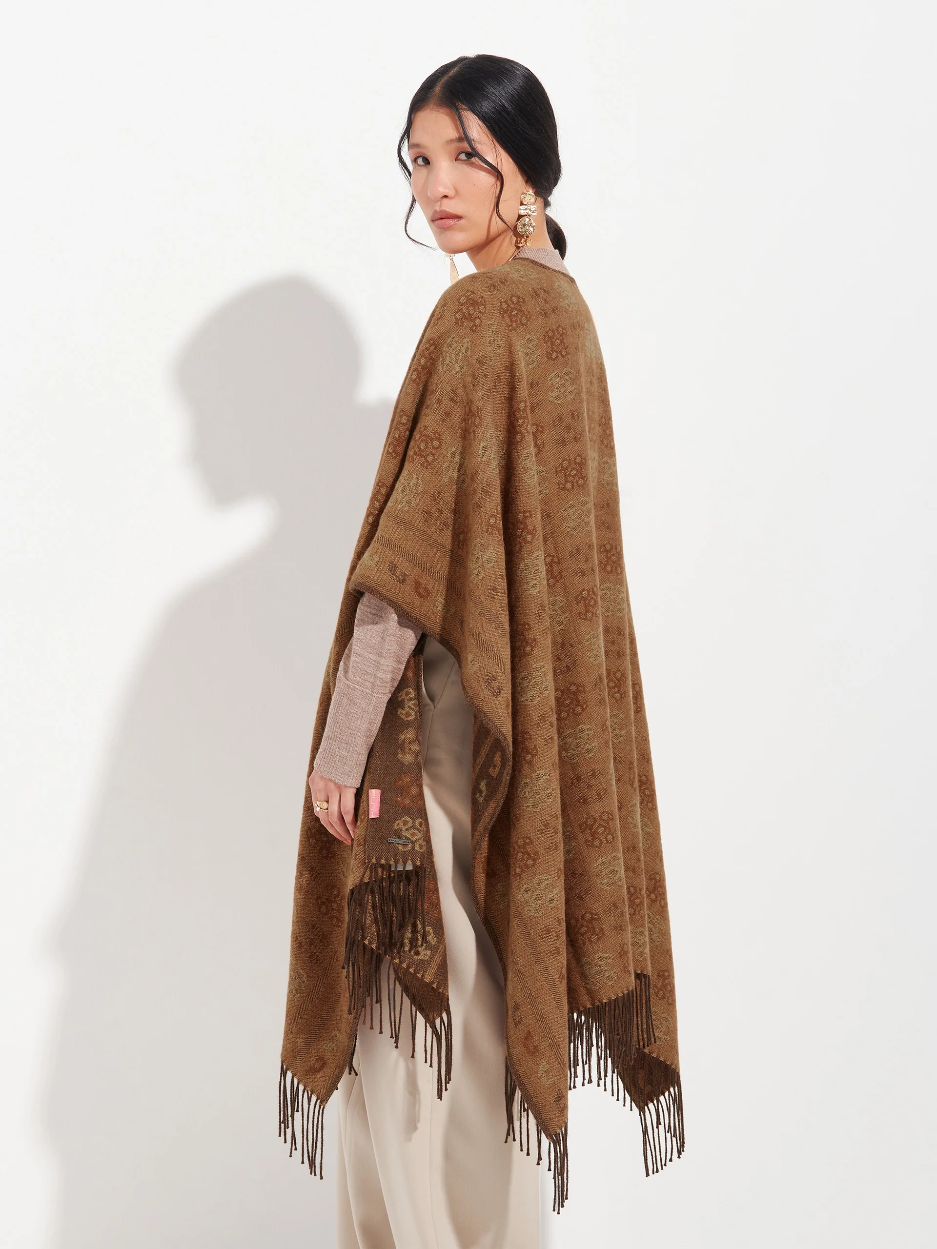 Chancay - 35 Poncho Baby Alpaca Color Brown - Image 9