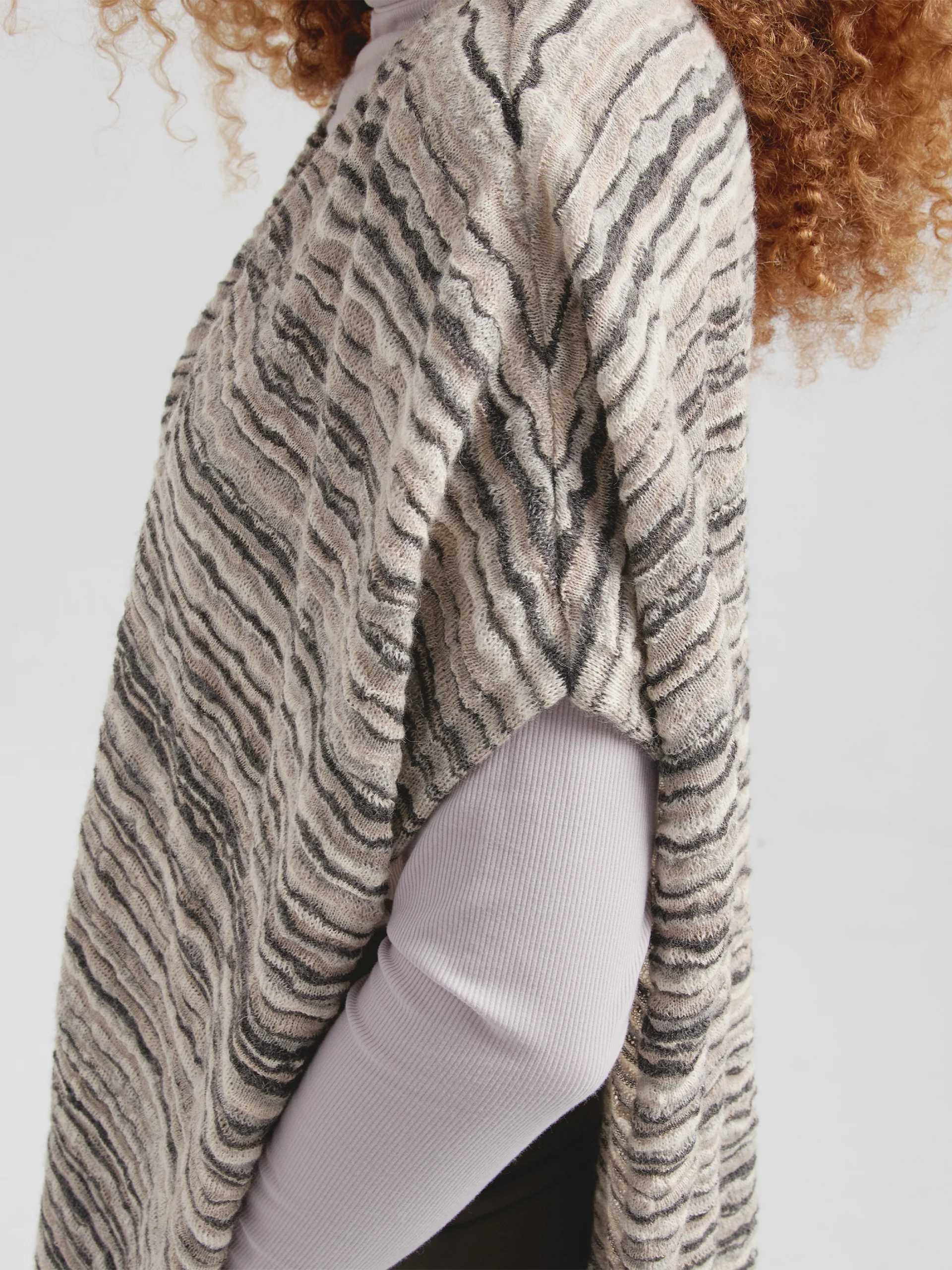 Corina Poncho Baby Alpaca Color Beige - Image 5