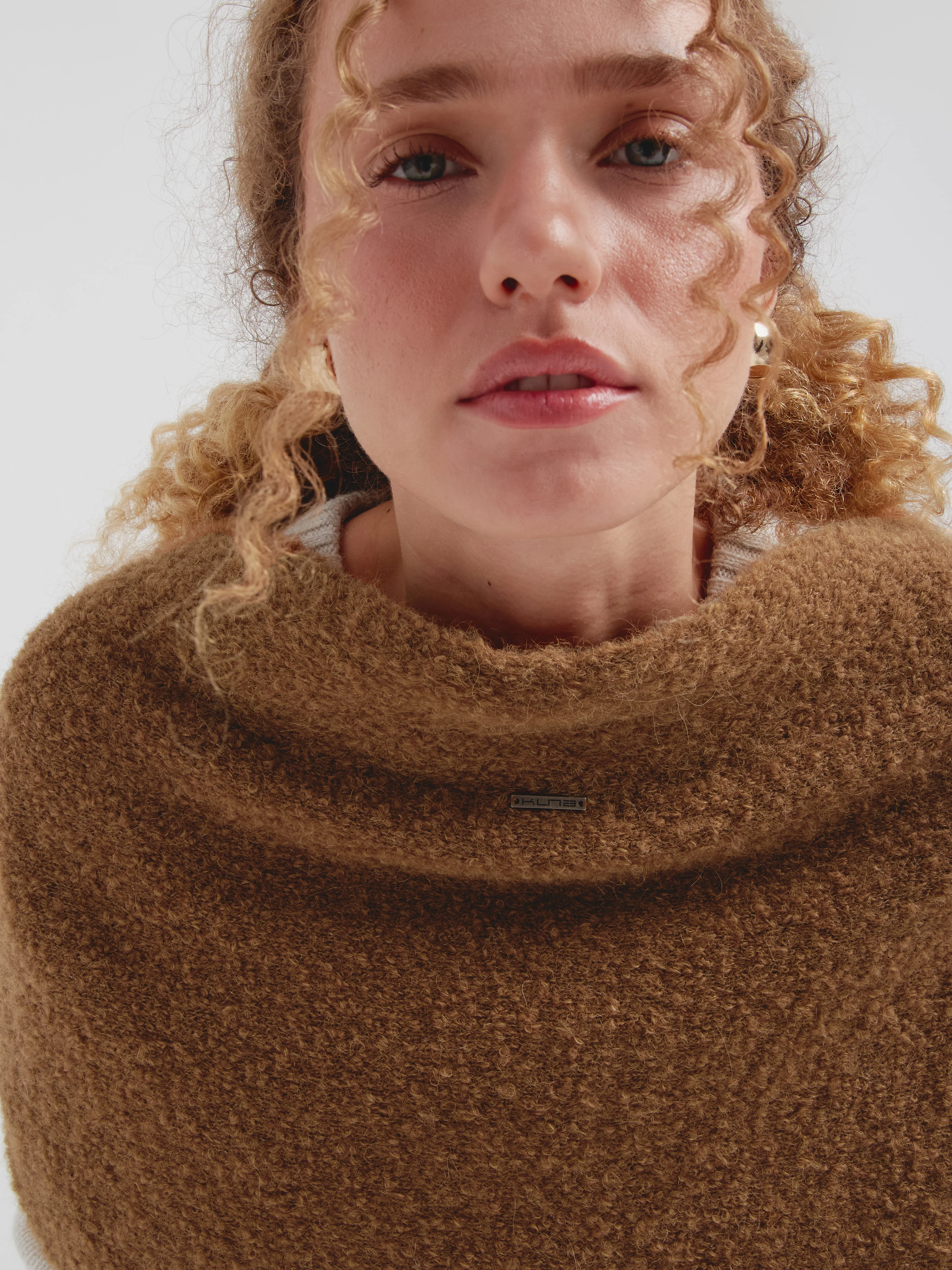 Cornelia Scarf Alpaca Color Camel - Image 3