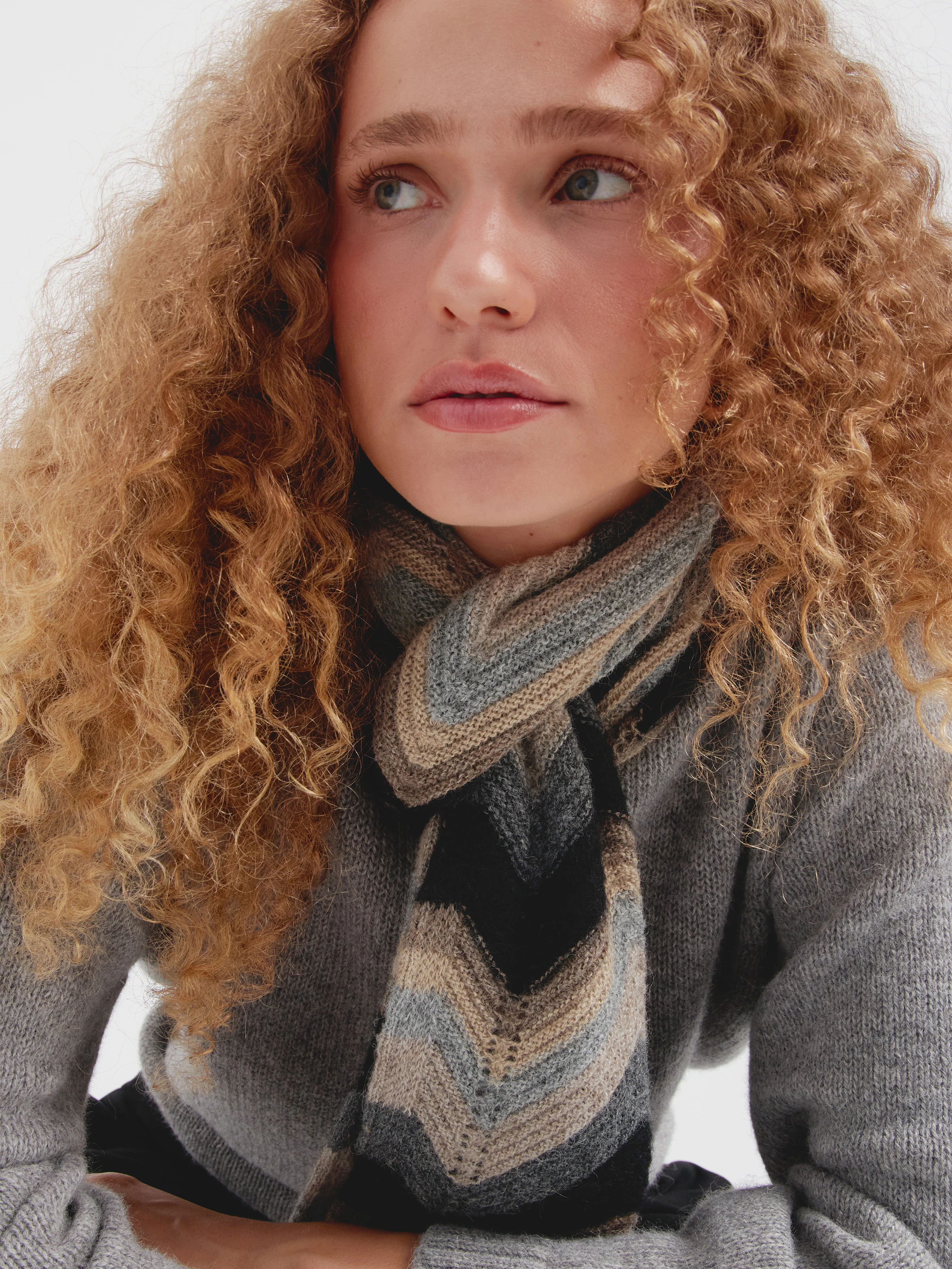 Cristal Scarf Baby Alpaca Color Beige - Image 3