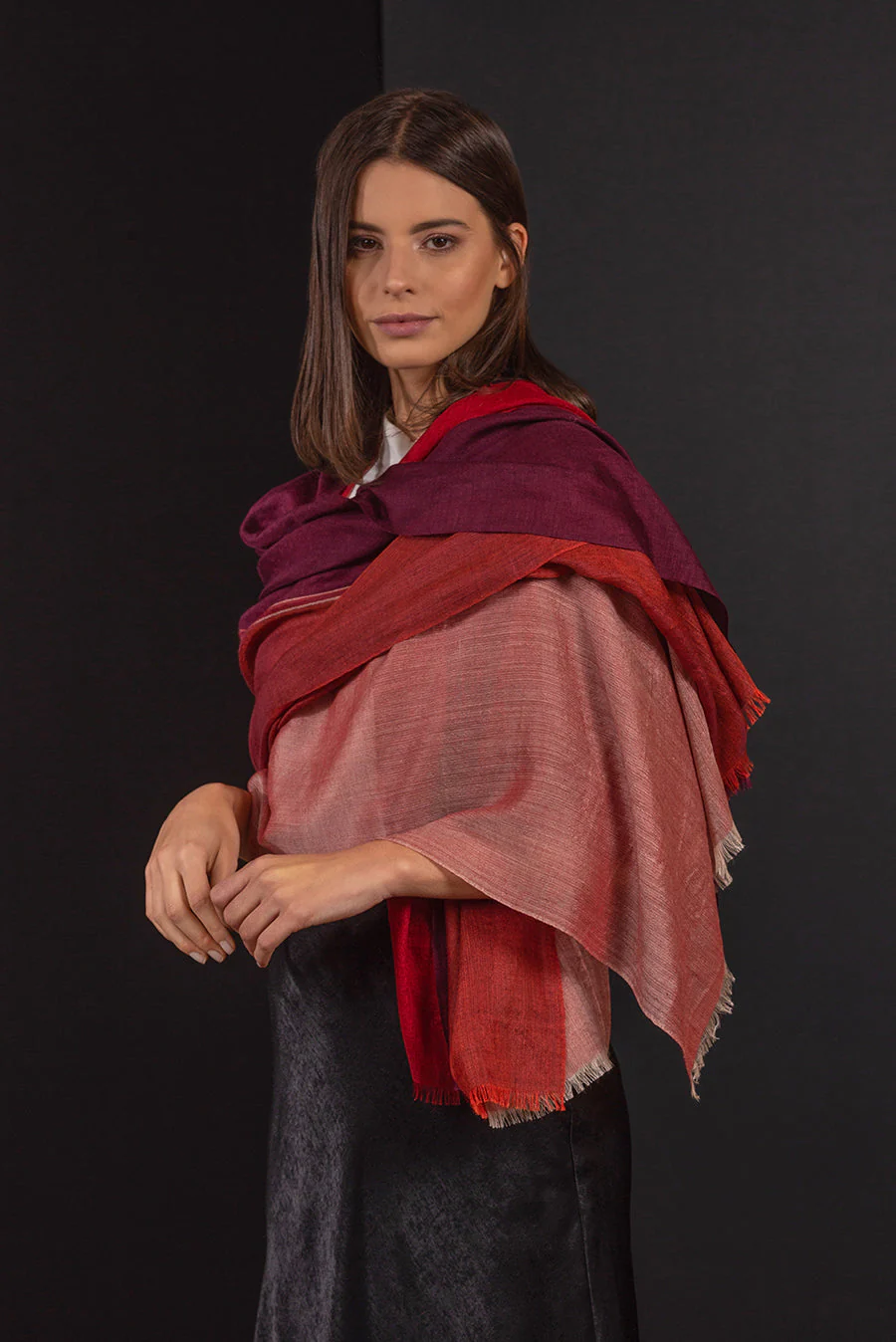 Barnabe Shawl Royal Alpaca & Silk Color Burdeos - Image 4