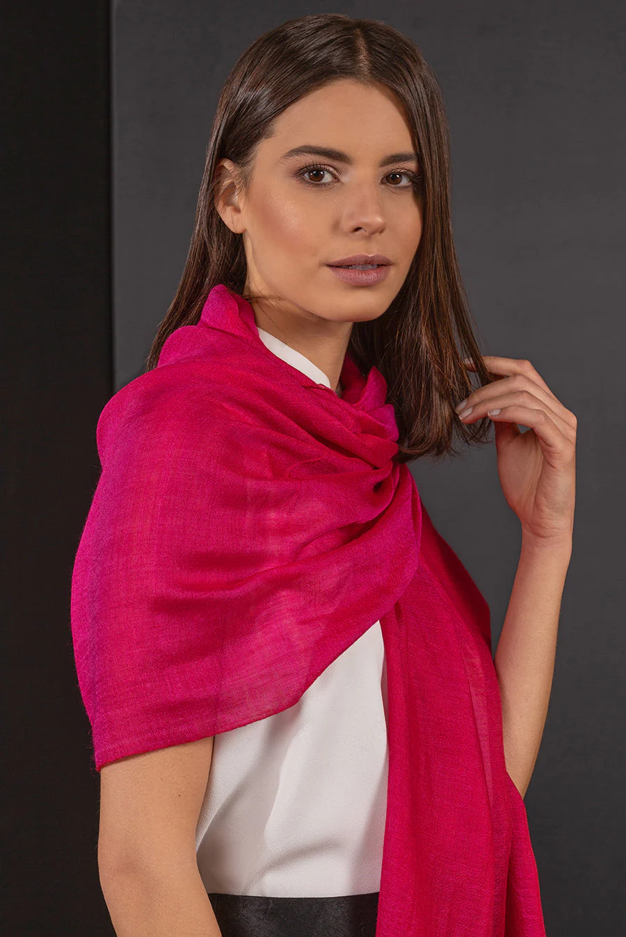 Bilbao Shawl Royal Alpaca & Silk Color Fuscia - Image 3