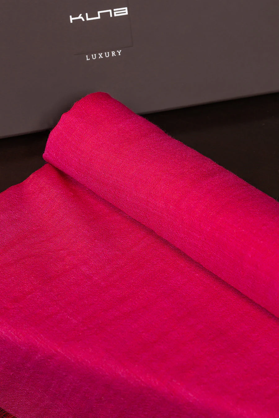 Bilbao Shawl Royal Alpaca & Silk Color Fuscia - Image 4