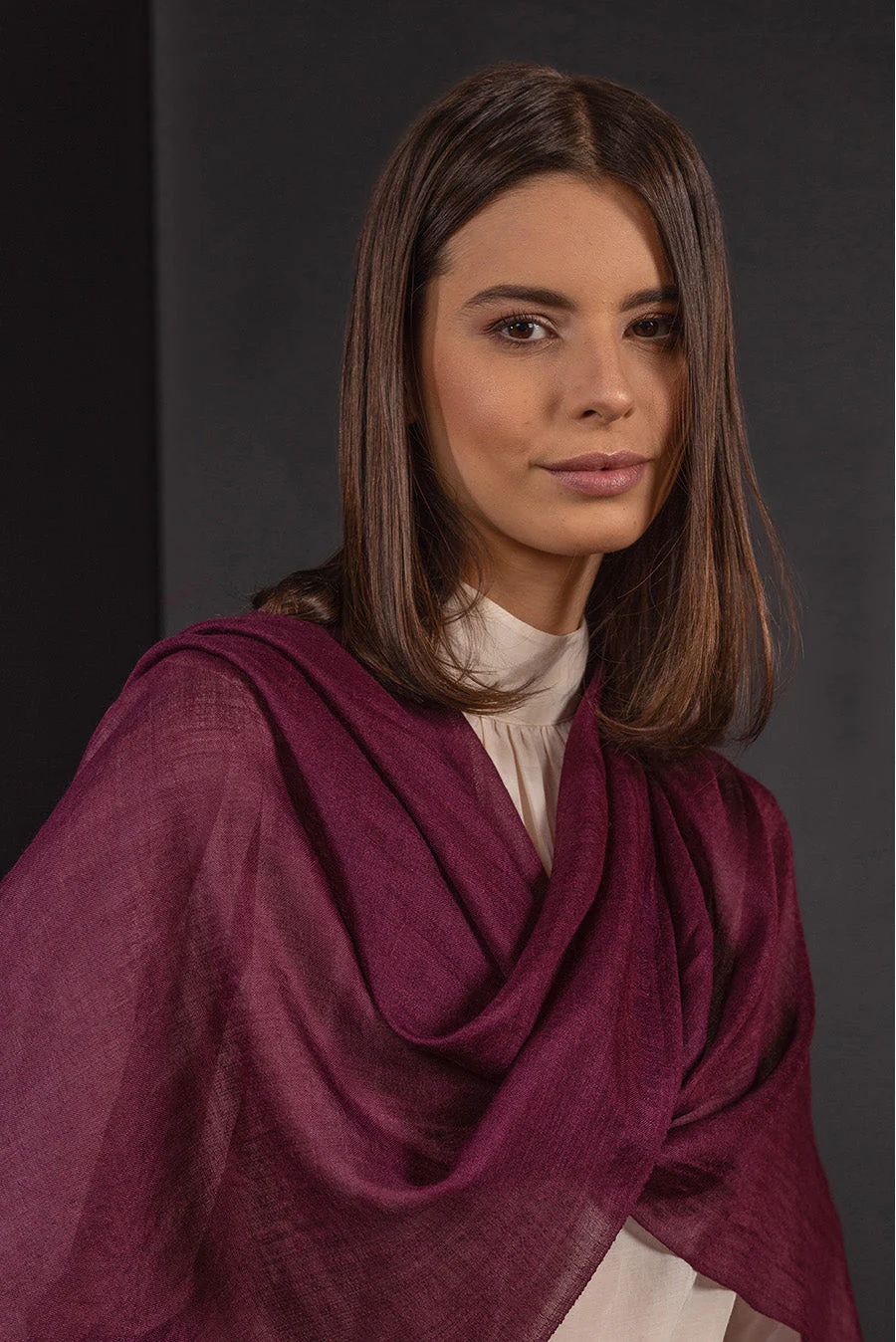 Borisette - Royal Alpaca & Silk Shawl Royal Alpaca & Silk Color Burdeos - Image 3