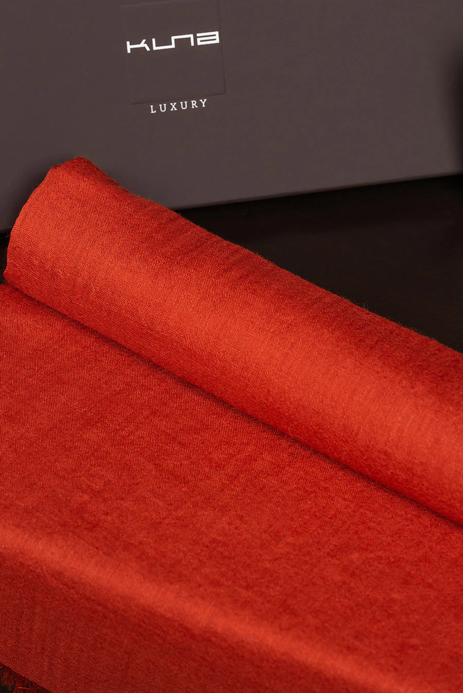 Borisette - Royal Alpaca & Silk Shawl Royal Alpaca & Silk Color Naranja - Image 4