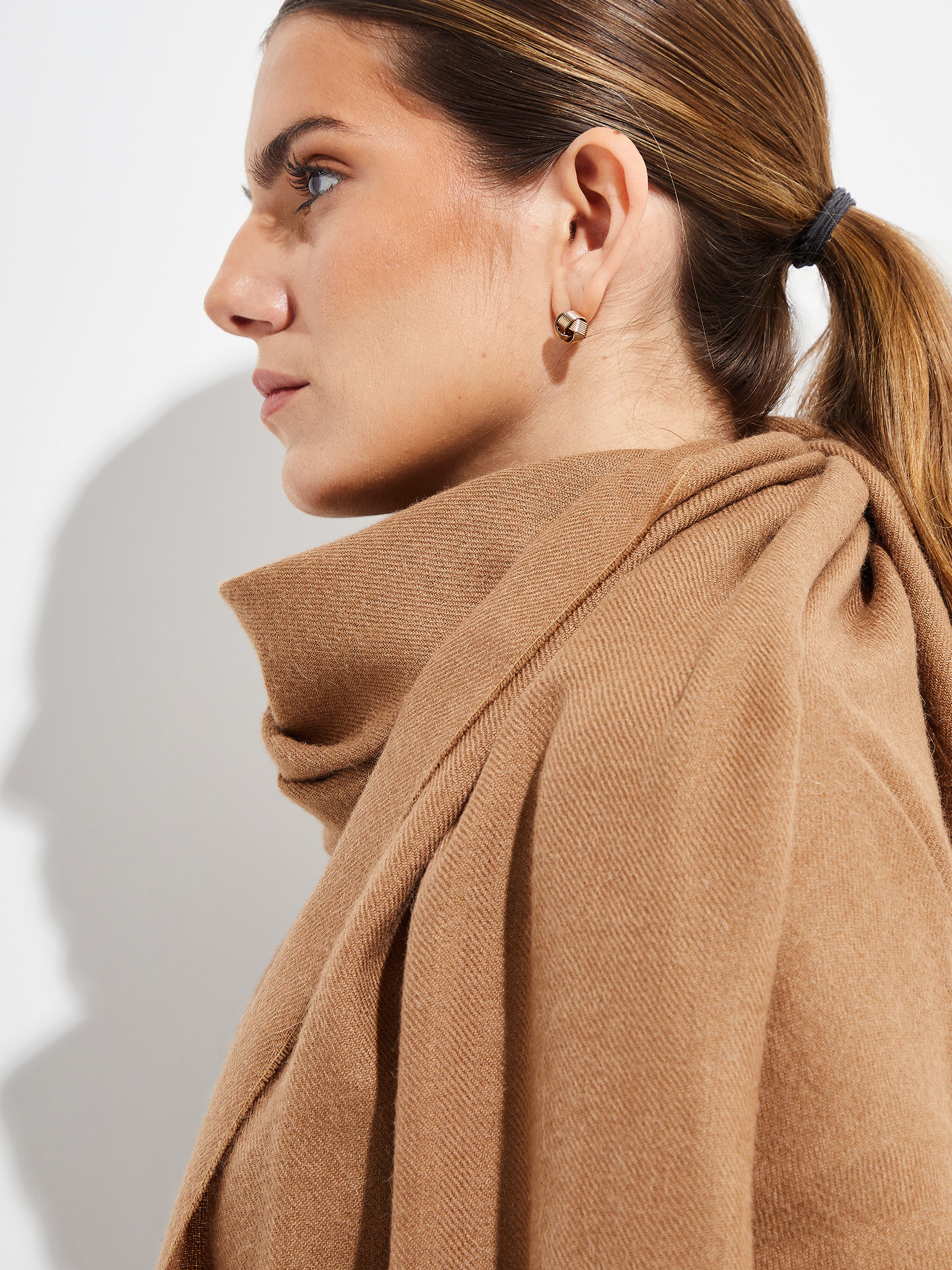 Jee Shawl Royal Alpaca Color Camel - Image 3