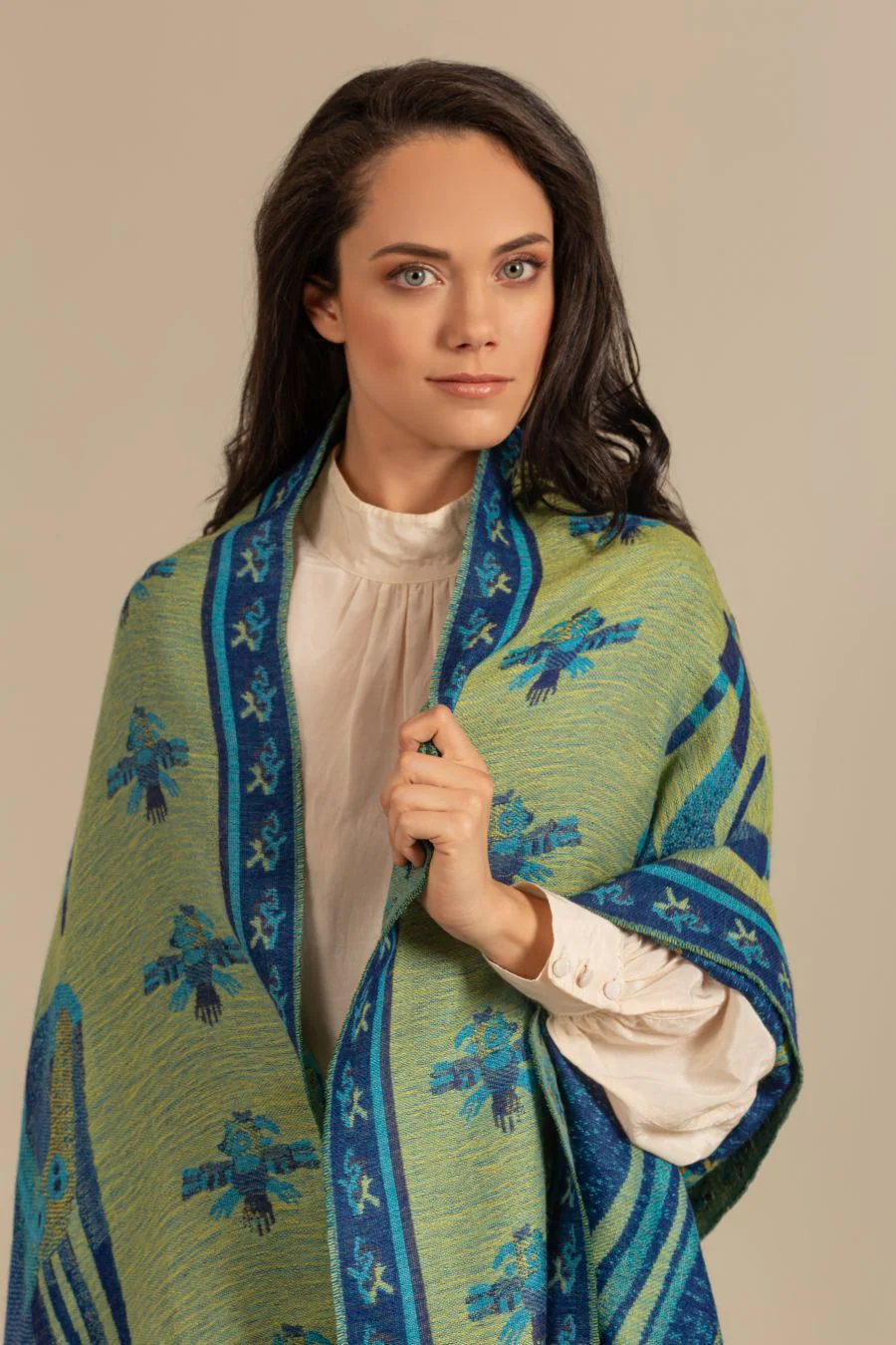 Nazca - 10 Shawl Baby Alpaca Color Blue - Image 4