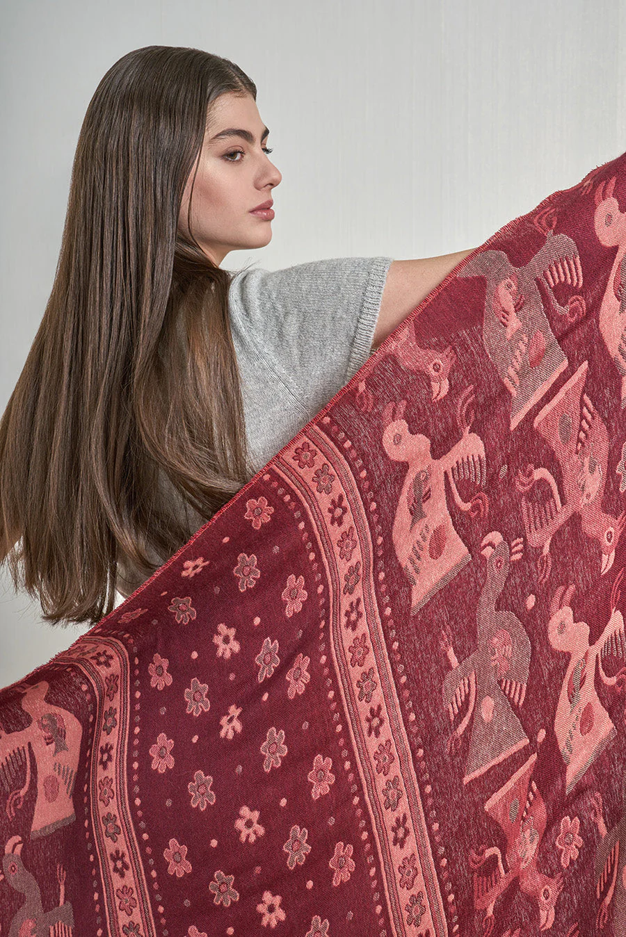 Nazca - 13 Shawl Baby Alpaca Color Guinda - Image 5
