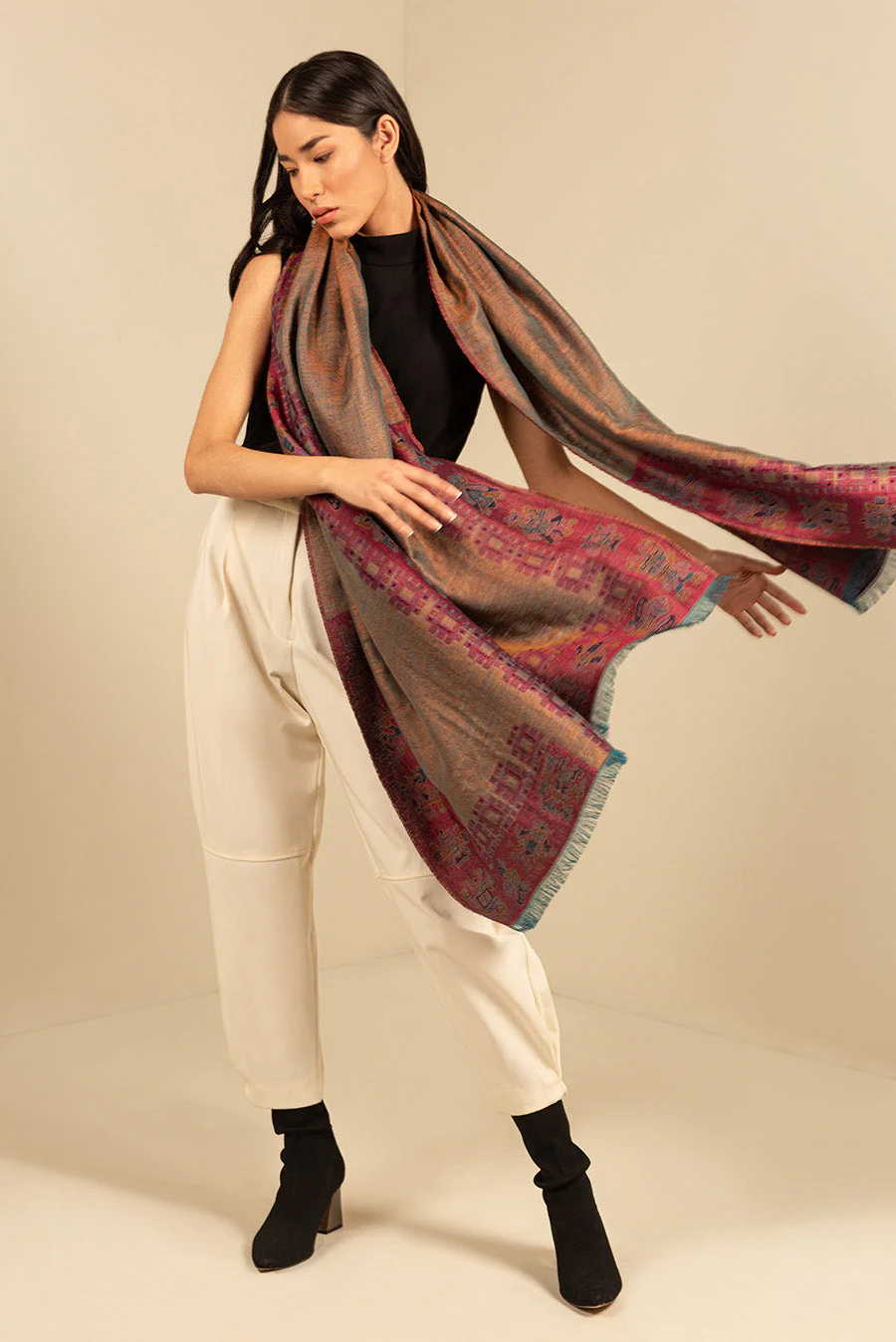 Nazca - 27 Shawl Royal Alpaca & Silk Color Blue - Image 4