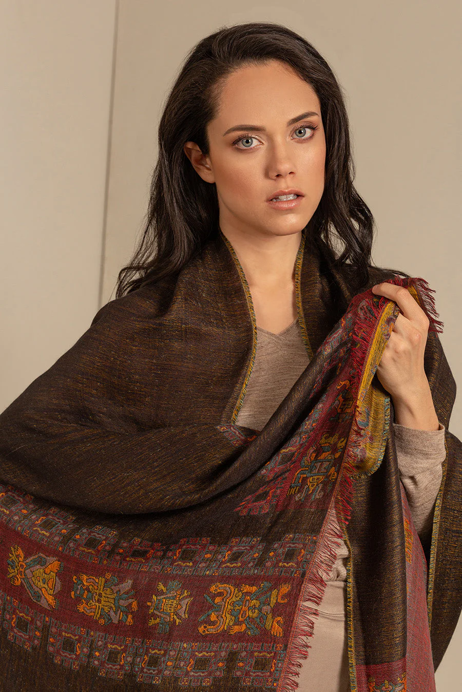 Nazca - 27 Shawl Royal Alpaca & Silk Color Black