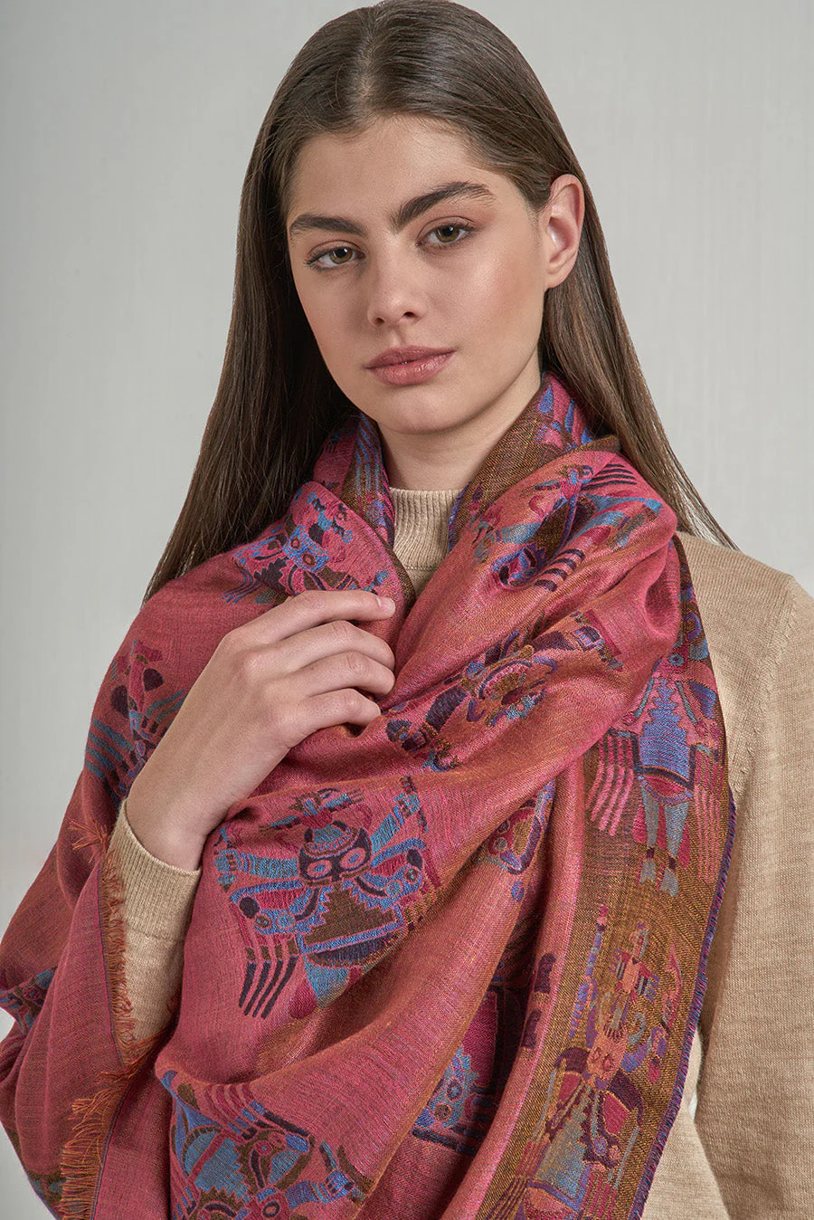Nazca - 28 Shawl Royal Alpaca & Silk Color Guinda - Image 5