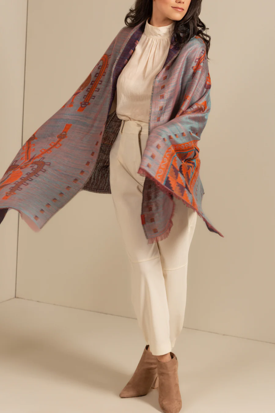 Nazca - 32 Shawl Royal Alpaca & Silk Color Blue Oscuro - Image 4