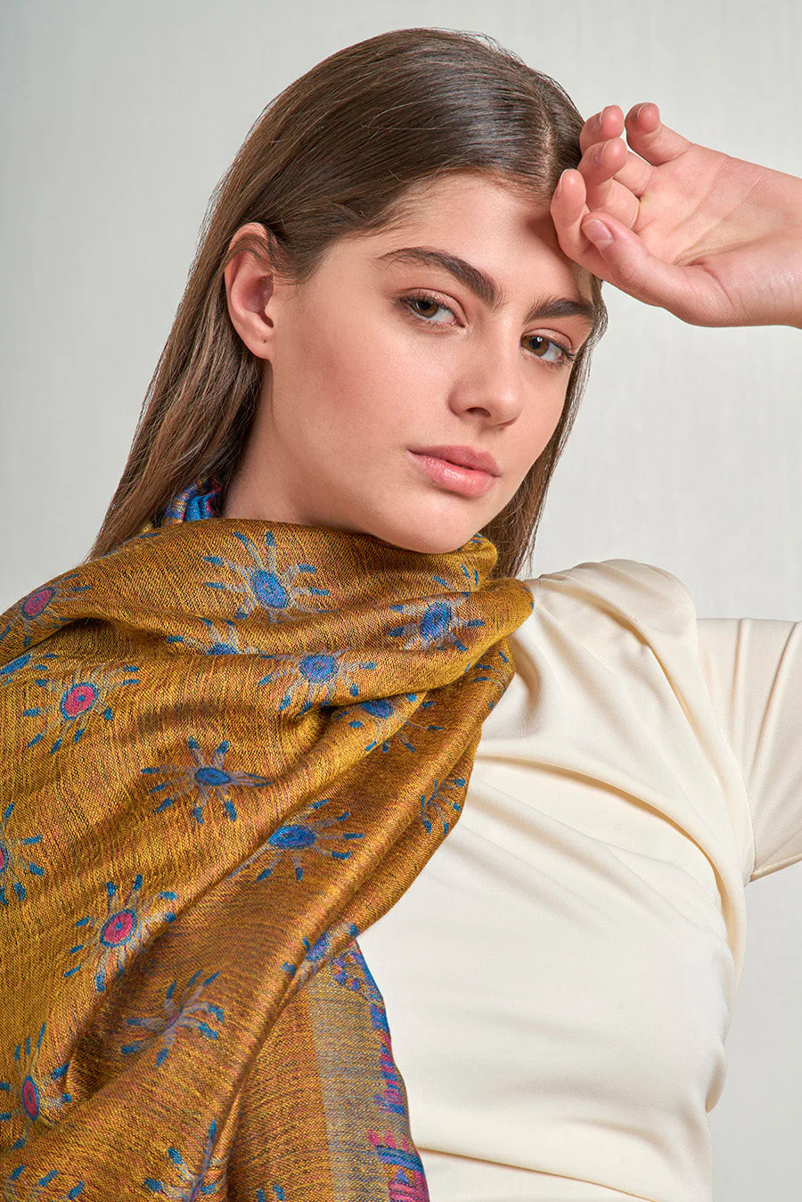 Nazca - 35 Shawl Royal Alpaca & Silk Color Morado - Image 4