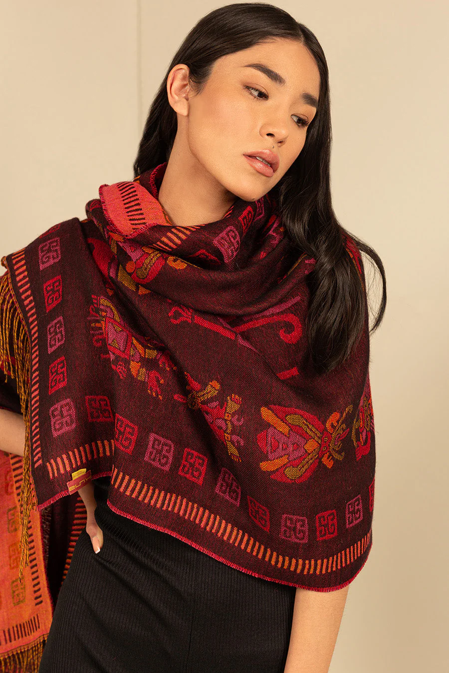 Nazca - 9 Shawl Baby Alpaca Color Morado - Image 2