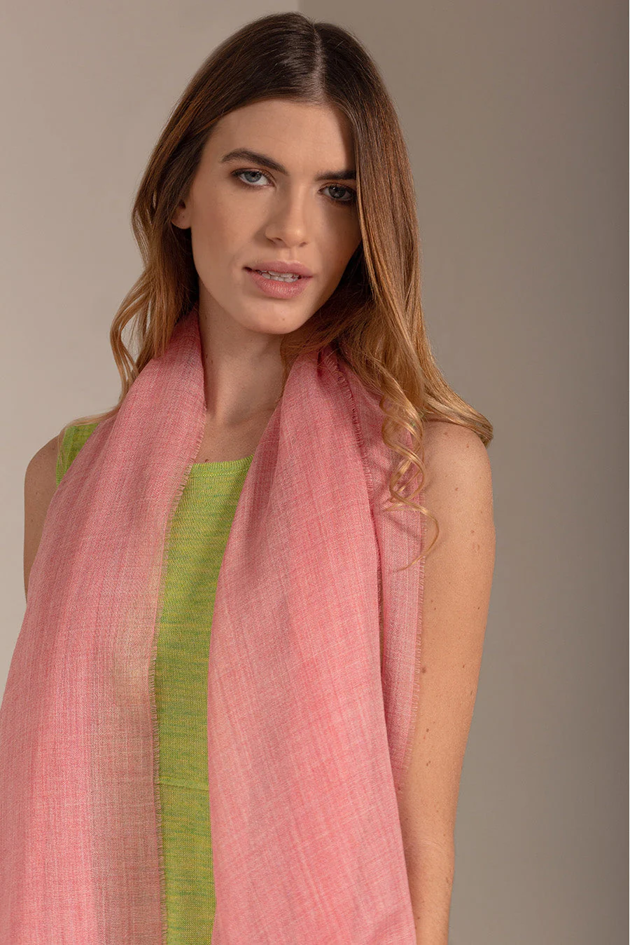 Patito Shawl Baby Alpaca Color Pink - Image 4