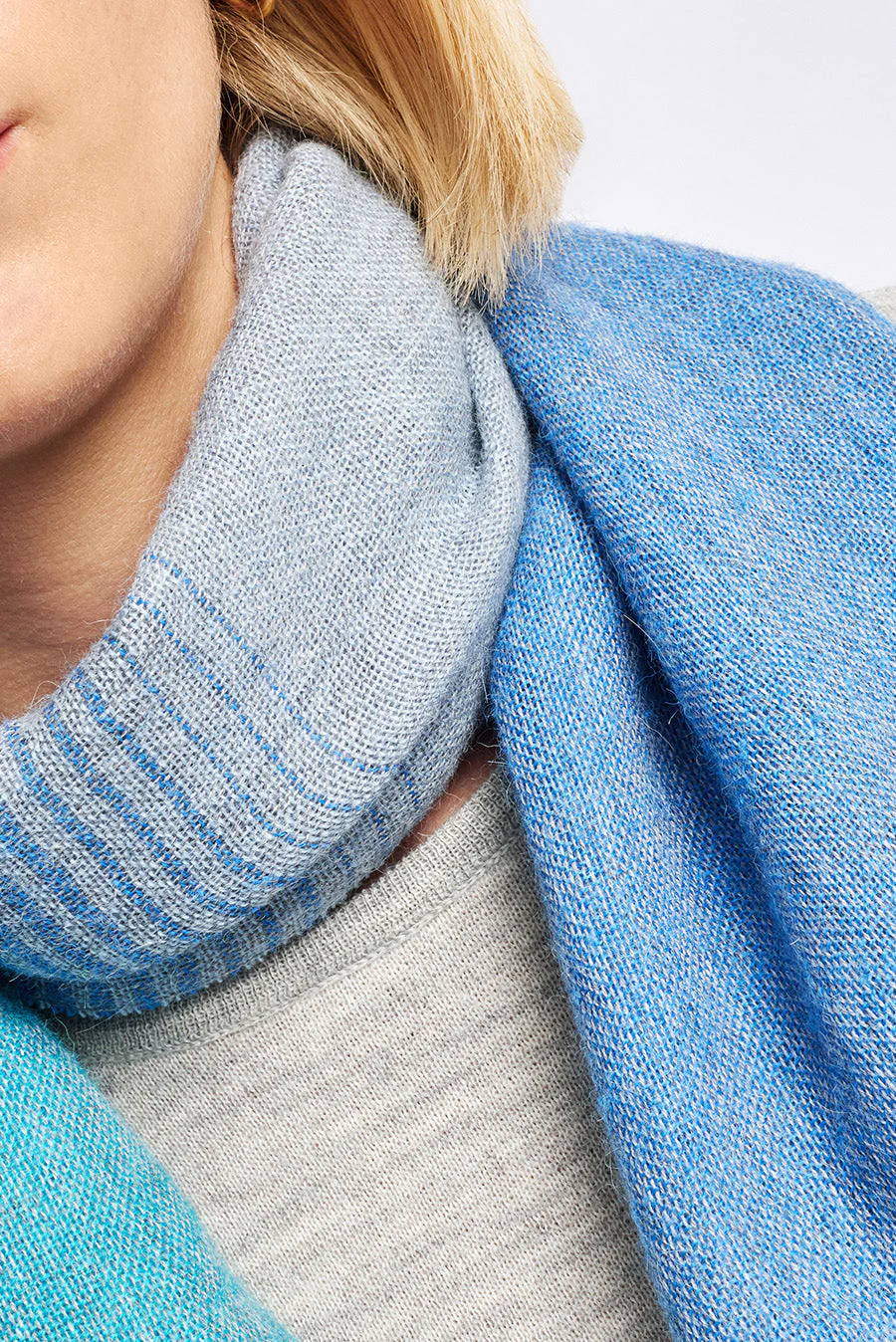 Revolver Shawl Baby Alpaca Color Blue - Image 3