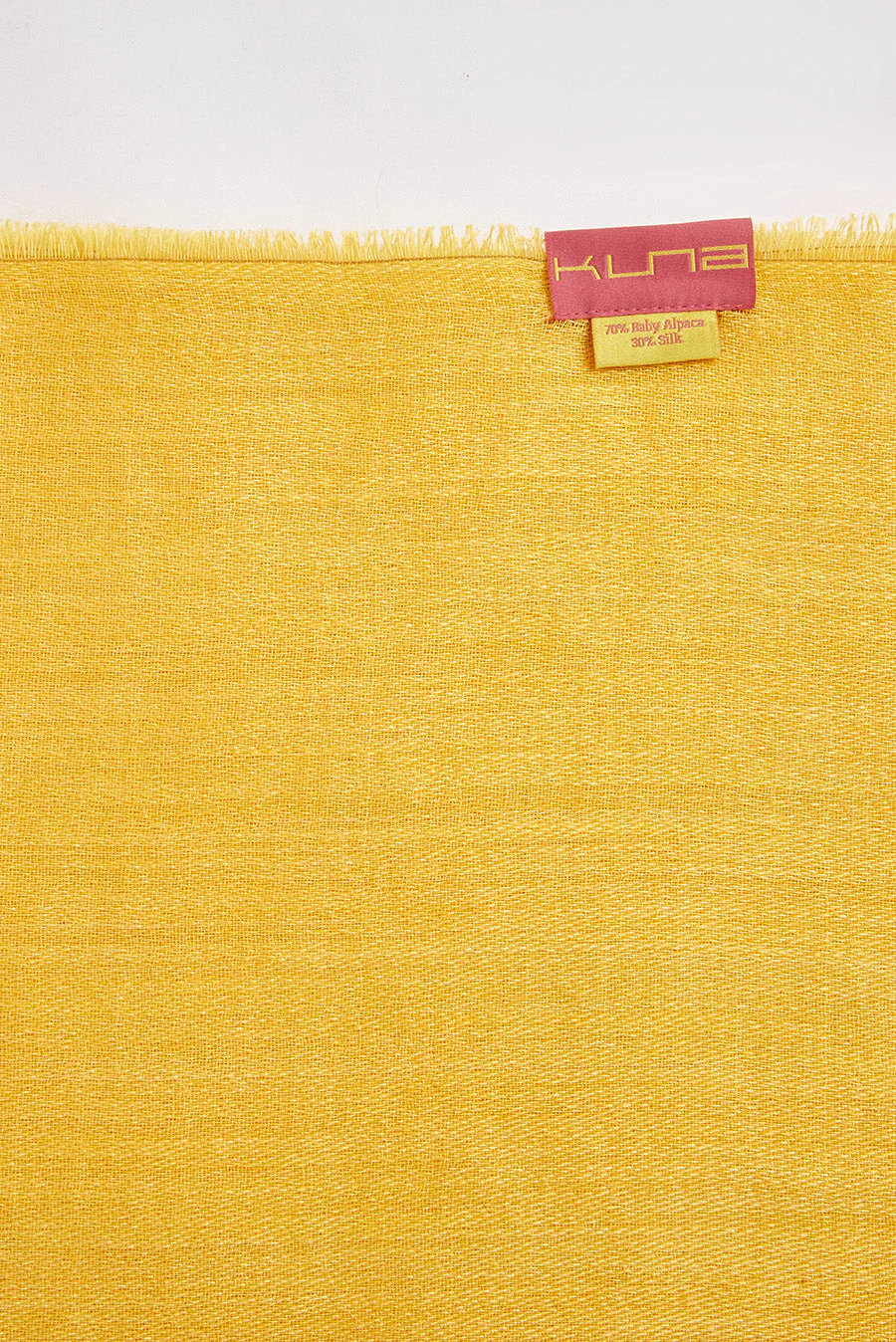 Teaberry Shawl Baby Alpaca Color Amarillo - Image 4