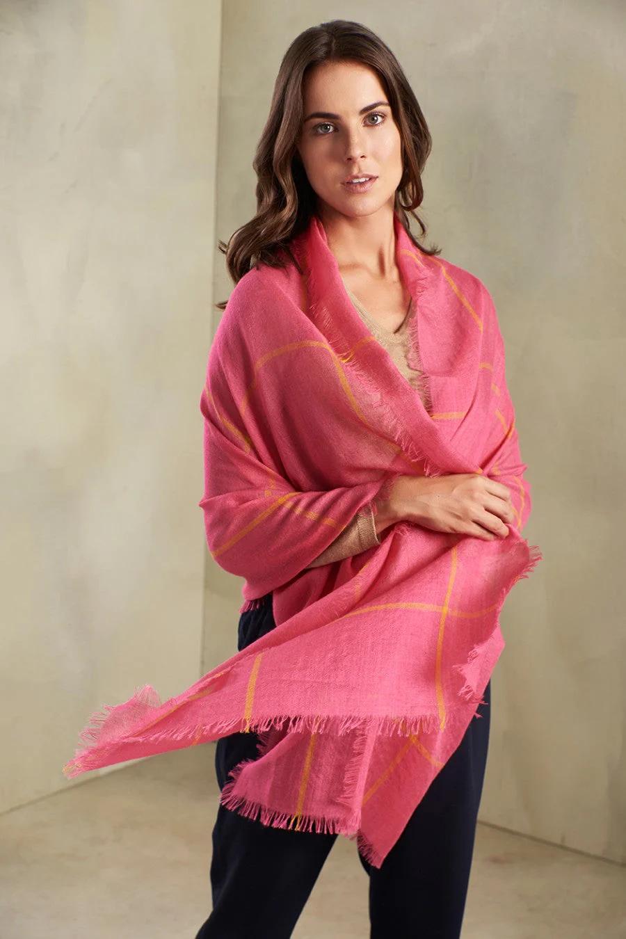 Tornasol - B Shawl Baby Alpaca Color Fucsia - Image 2