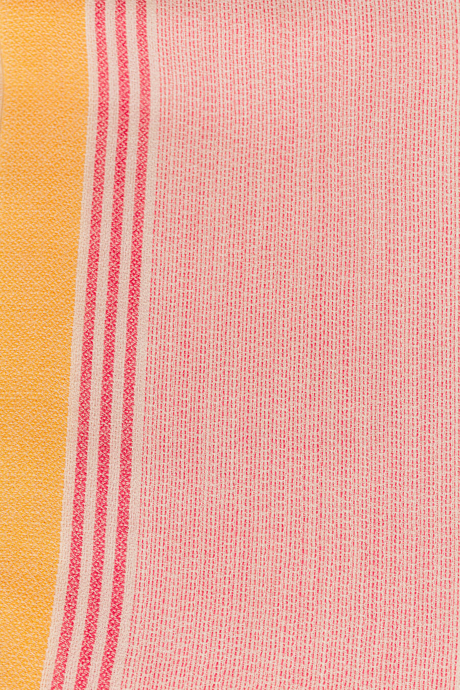 Uju Shawl Baby Alpaca Color Fucsia - Image 4