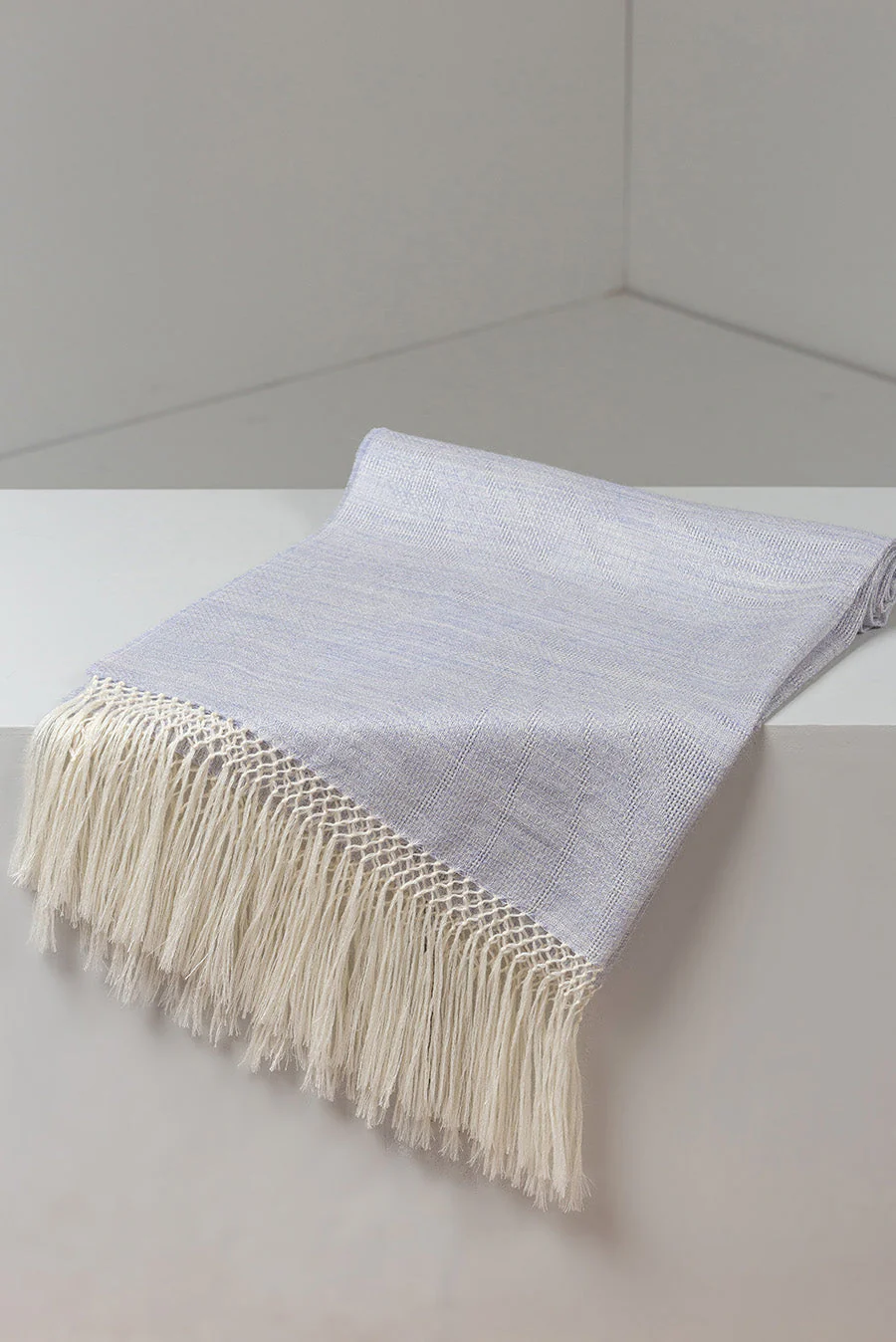 Ultramarino Shawl Baby Alpaca Color Blue Claro - Image 3