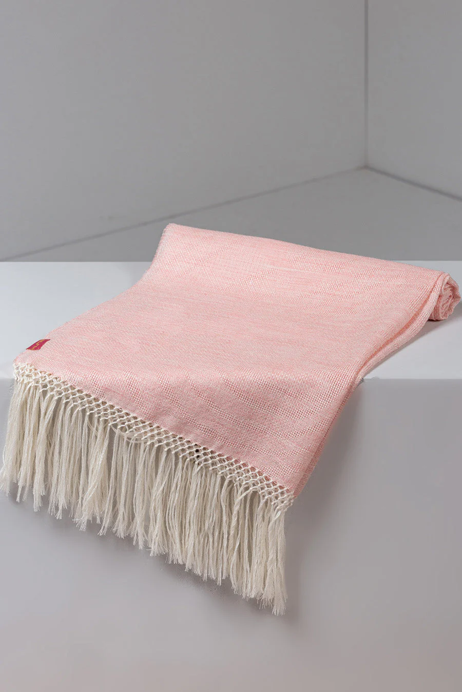 Ultramarino Shawl Baby Alpaca Color Pink Claro - Image 4