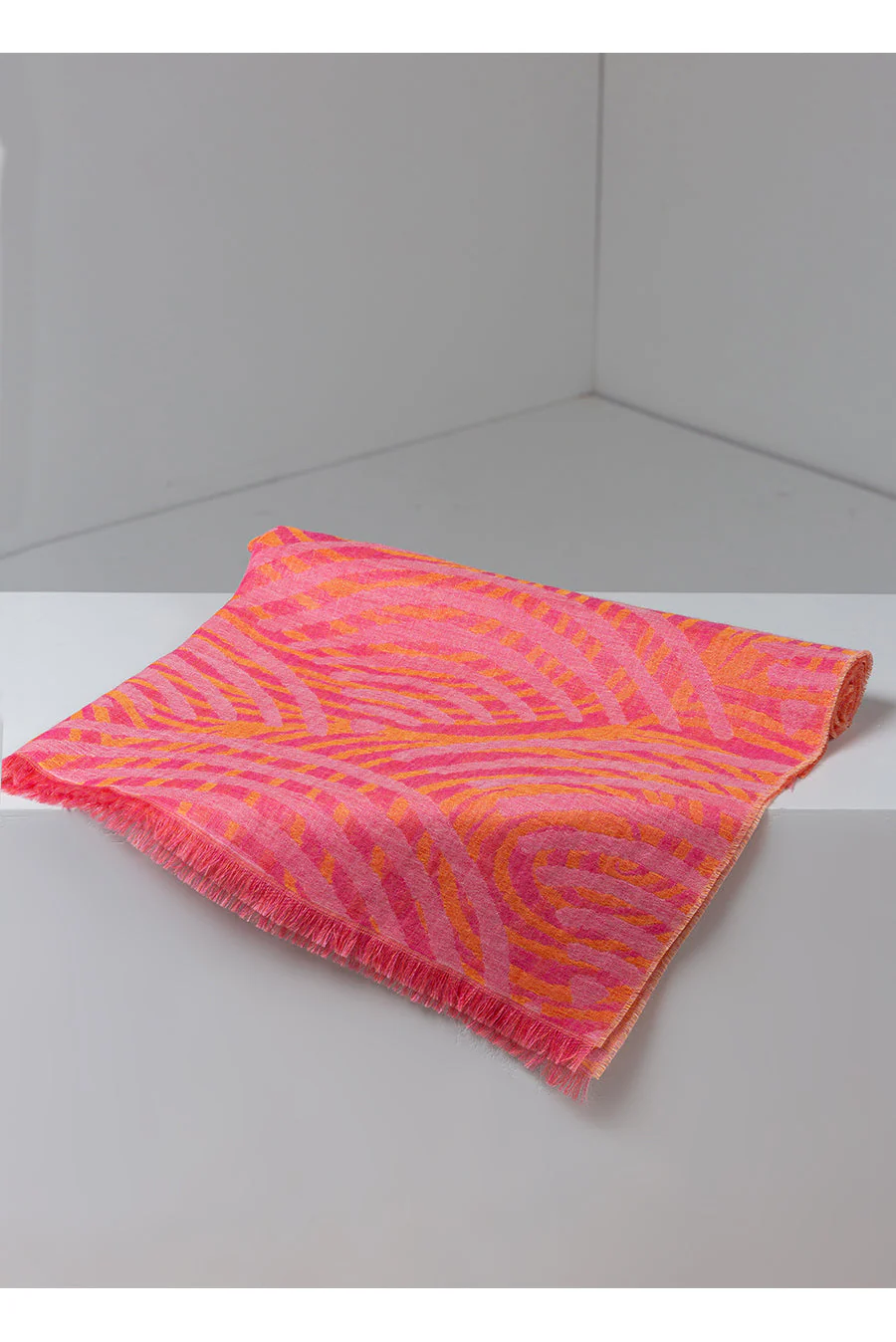 Ultravioleta Shawl Baby Alpaca Color Pink - Image 2