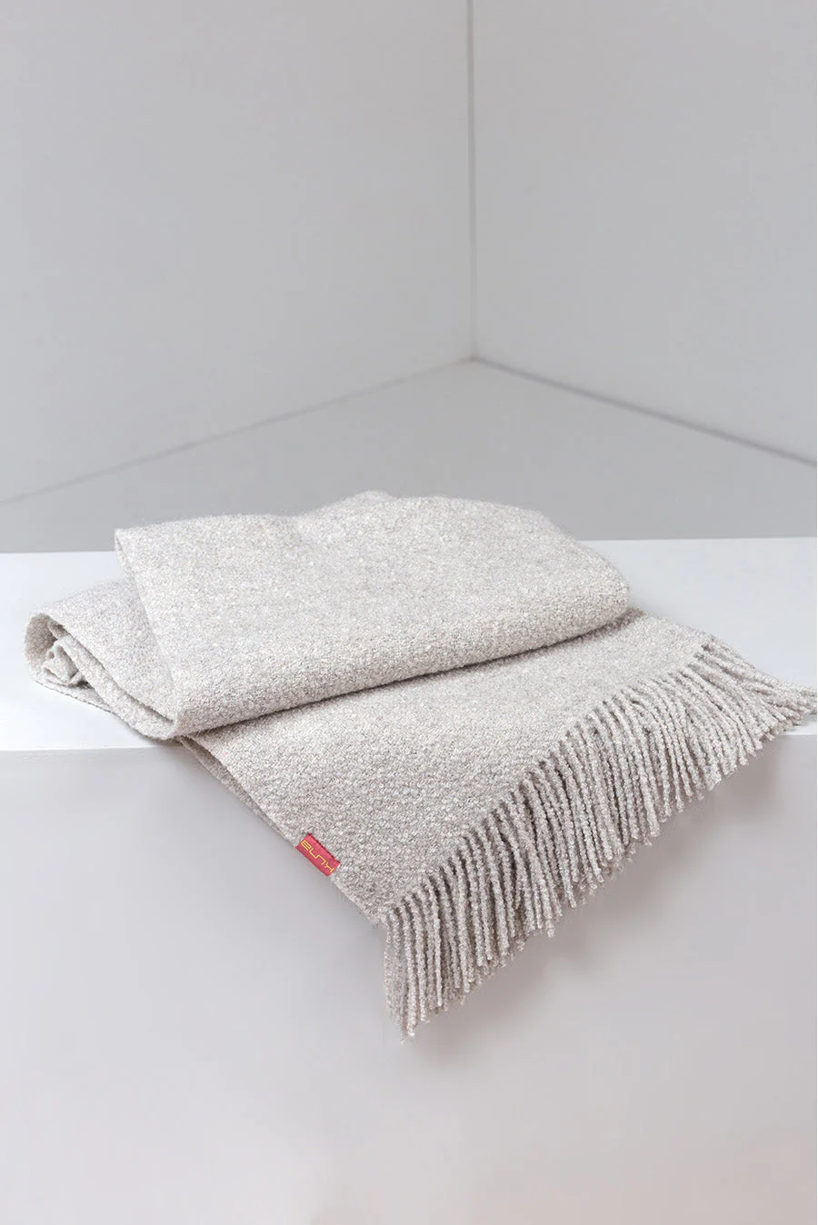 Umm Shawl Baby Alpaca Color Grey Claro - Image 3