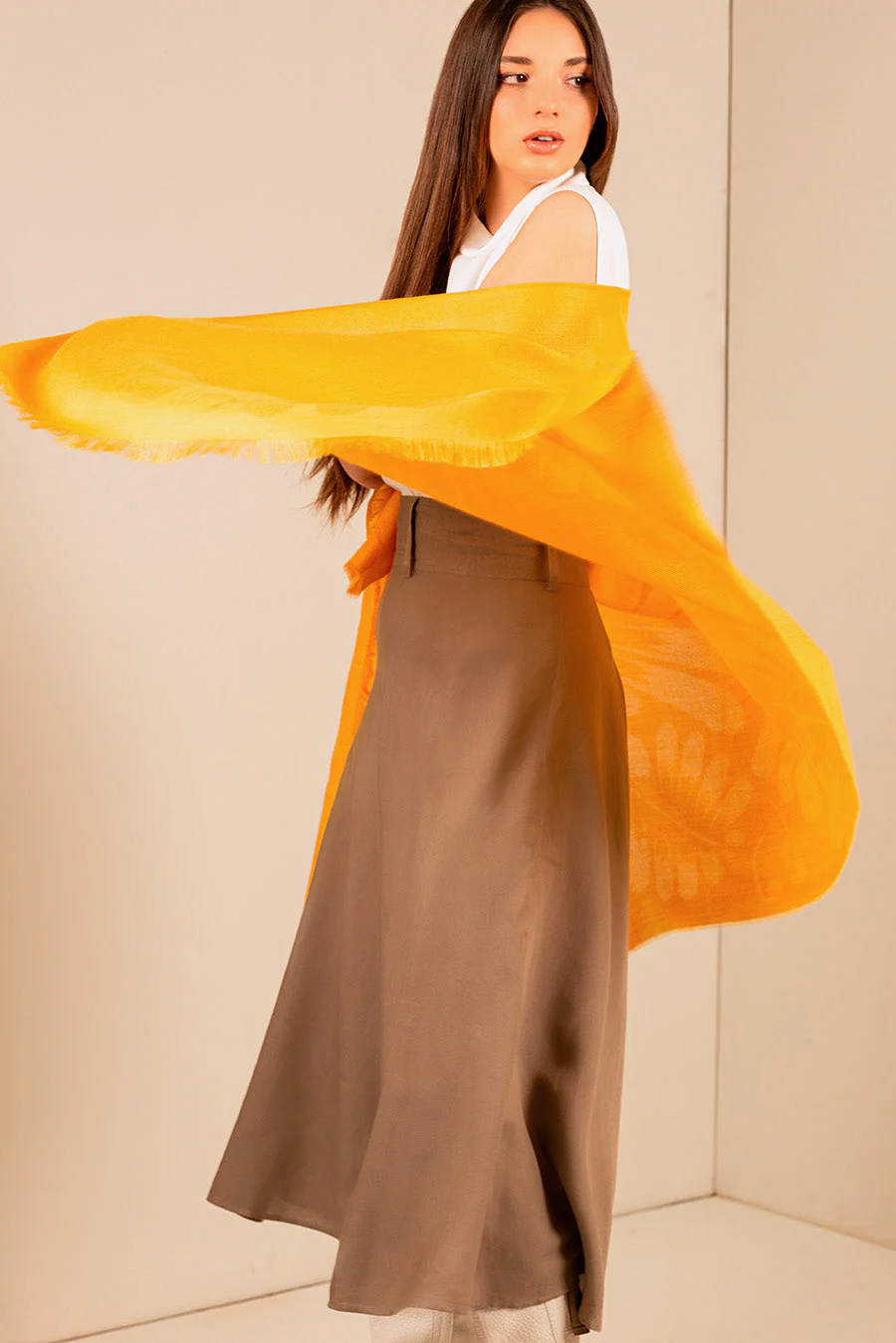 Ups Shawl Baby Alpaca Color Amarillo - Image 2