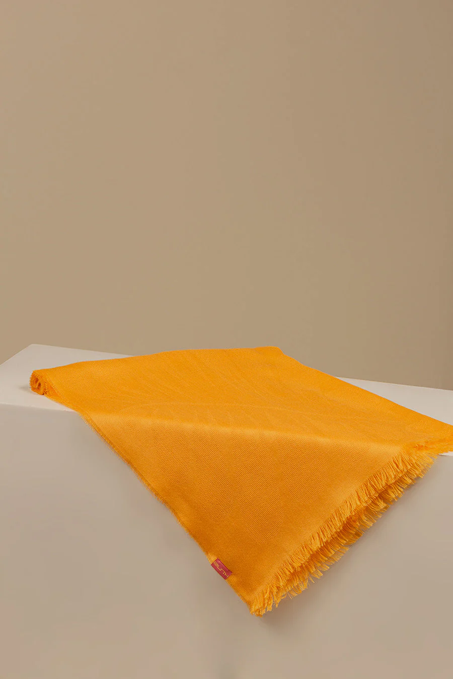 Ups Shawl Baby Alpaca Color Amarillo - Image 3