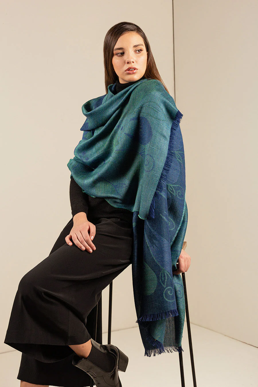 Usati Shawl Baby Alpaca Color Blue - Image 2