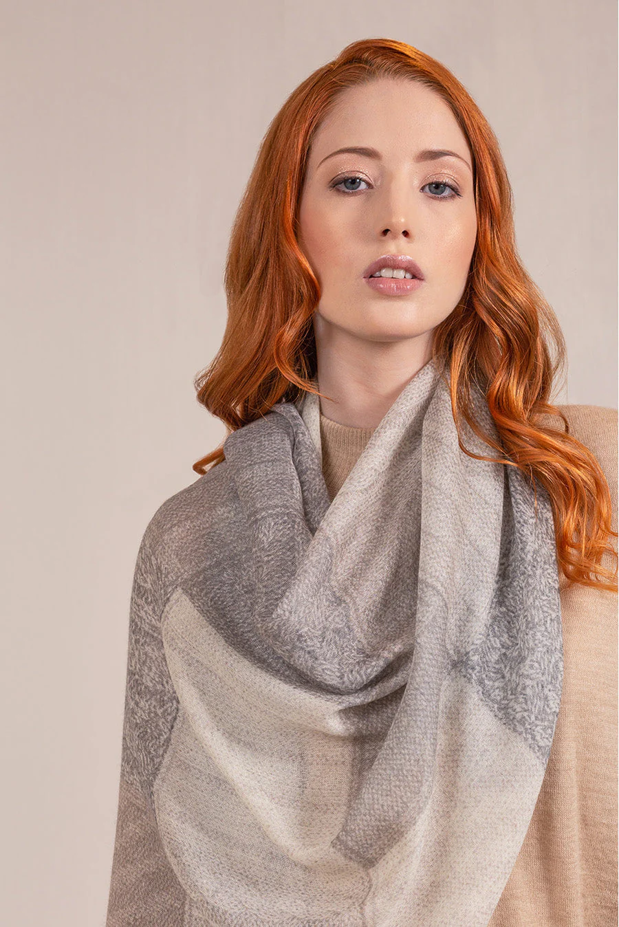 Viamonte Shawl Baby Alpaca Color Multicolor - Image 3