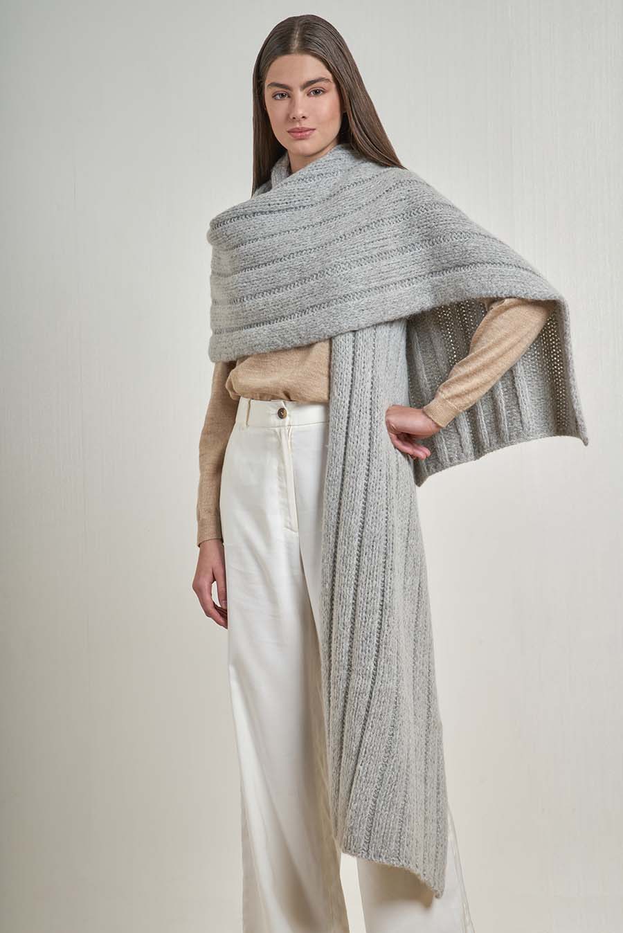 Vuela Shawl Baby Alpaca Color Grey - Image 2