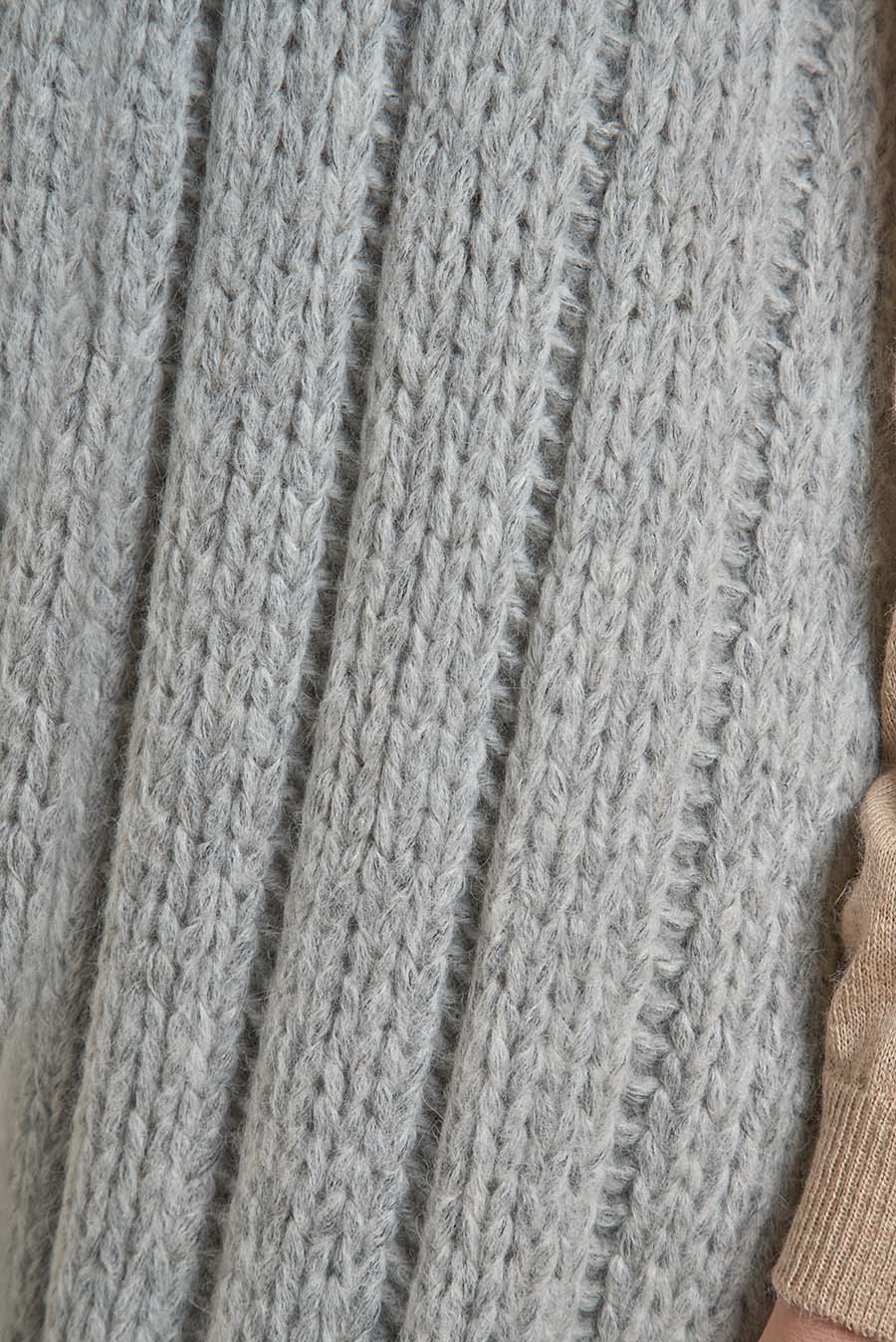 Vuela Shawl Baby Alpaca Color Grey - Image 3