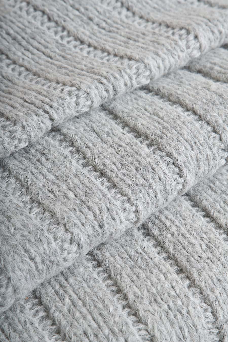 Vuela Shawl Baby Alpaca Color Grey - Image 4
