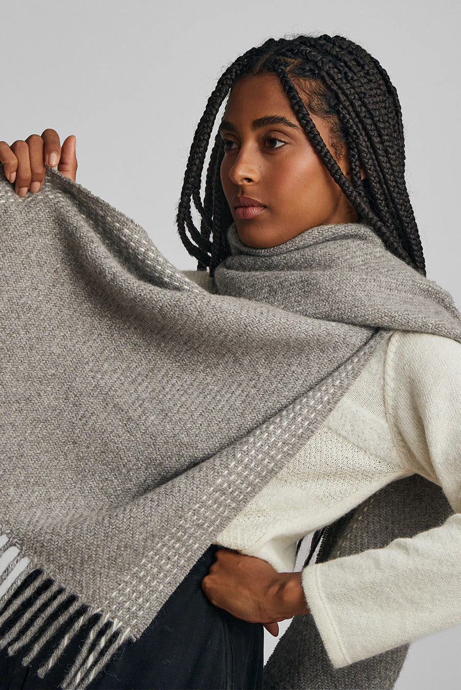Wessel Shawl Baby Alpaca Color Grey - Image 3