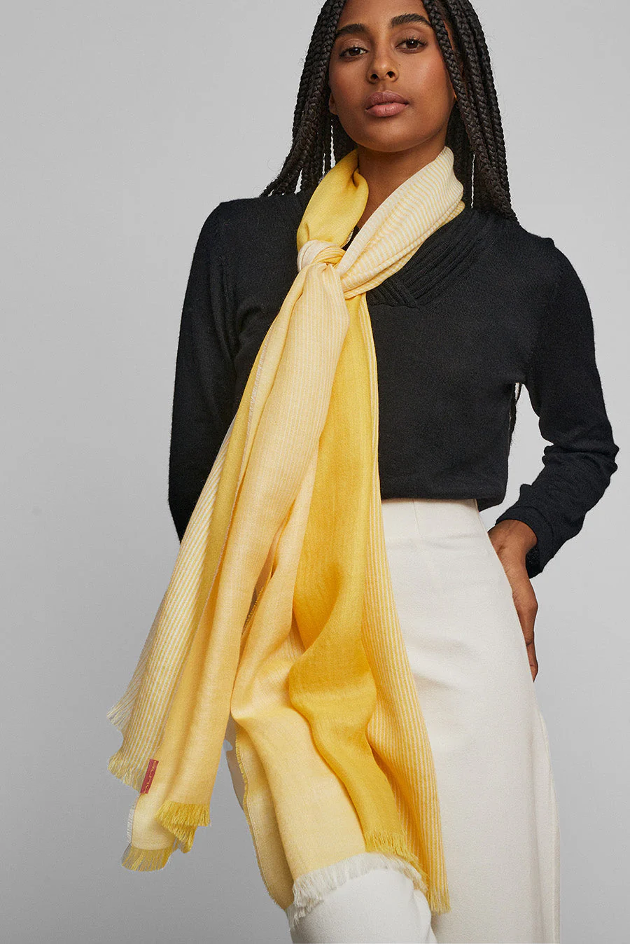 Wilco Shawl Baby Alpaca Color Amarillo - Image 3