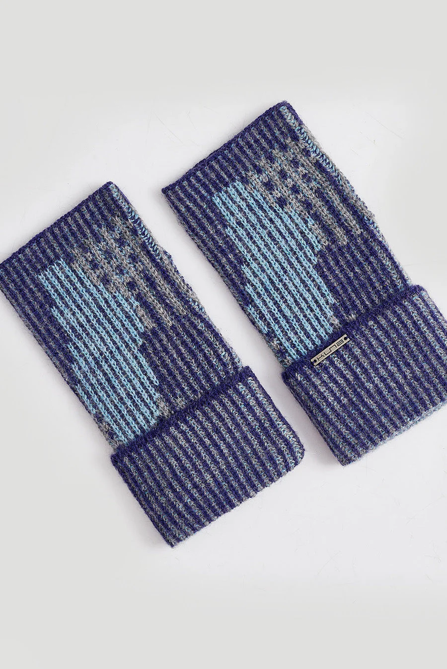 Warrior Gloves Baby Alpaca Color Niagara - Image 2