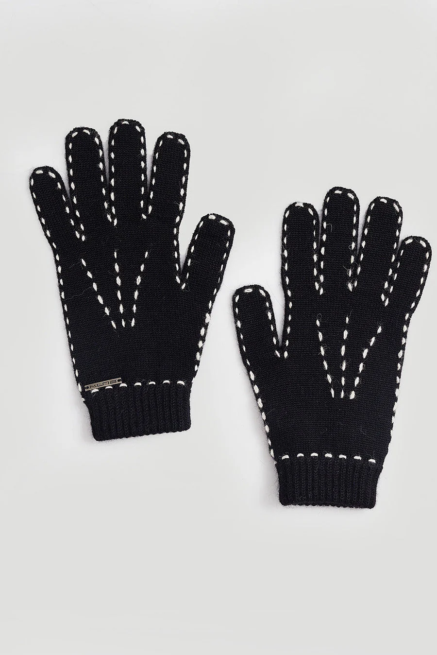 Willa Gloves Baby Alpaca Color Black & Ecru - Image 2