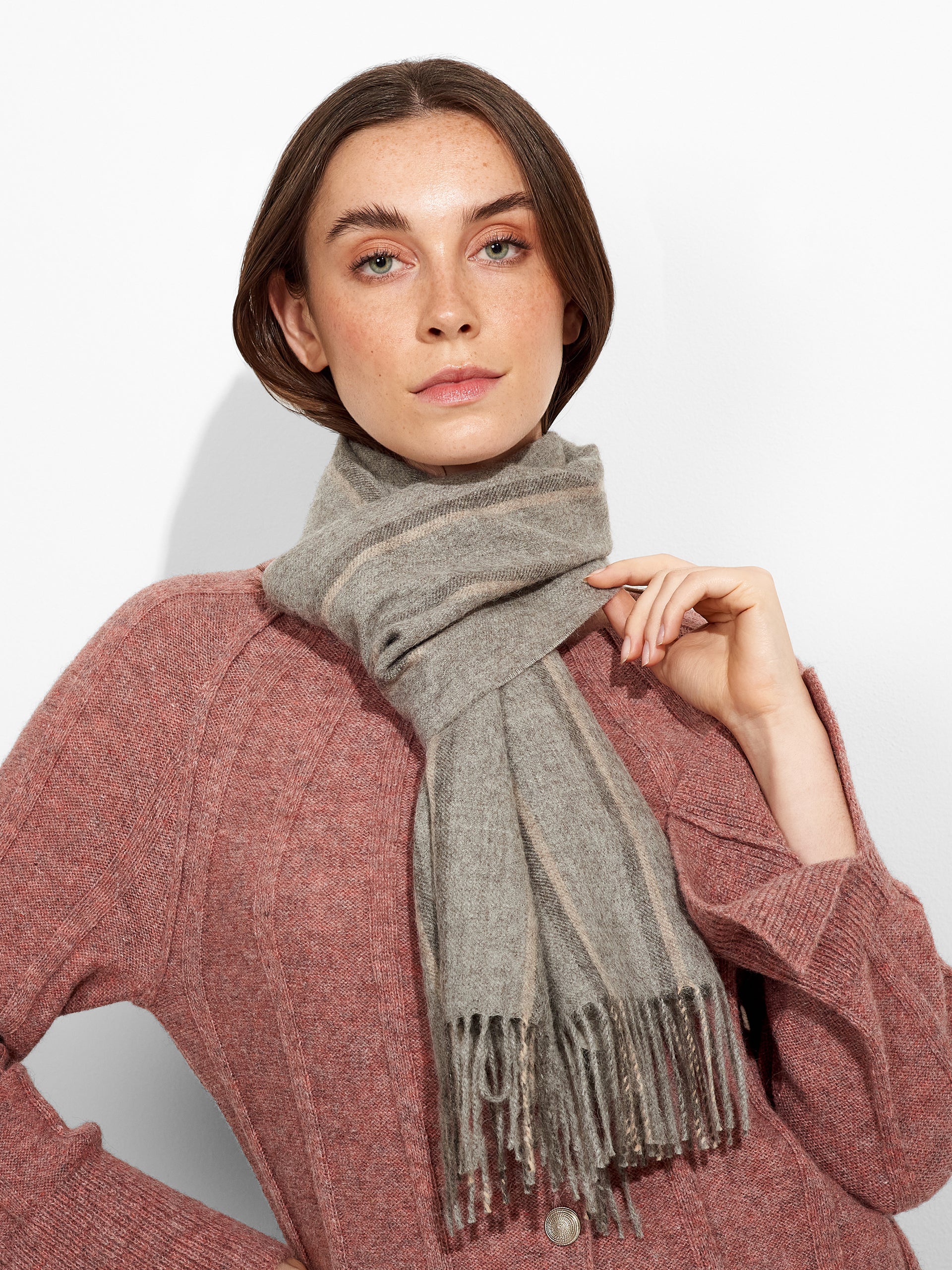 Jean Scarf Baby Alpaca Color Grey - Image 3