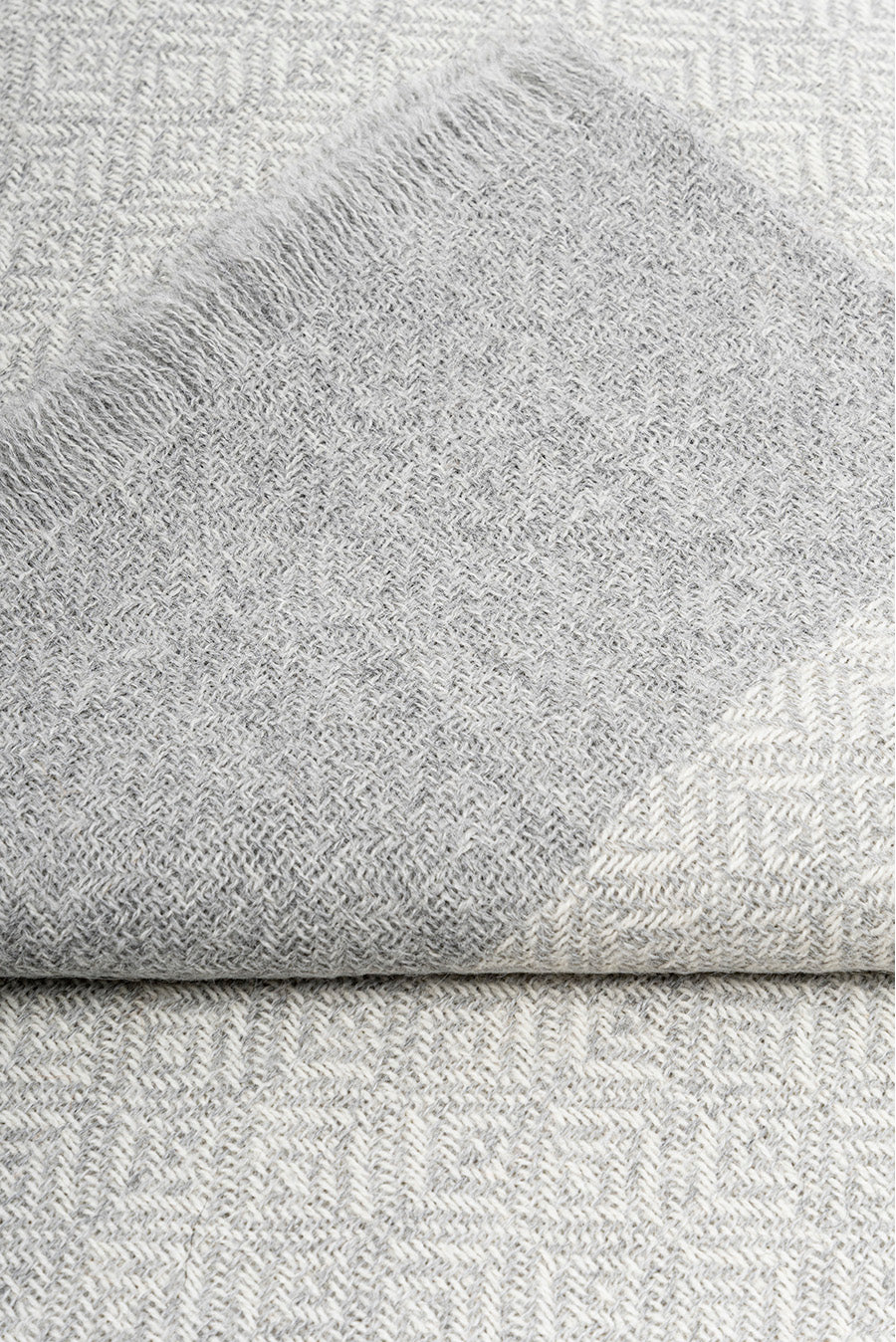 Vrac Blanket Baby Alpaca Color Grey Claro - Image 5