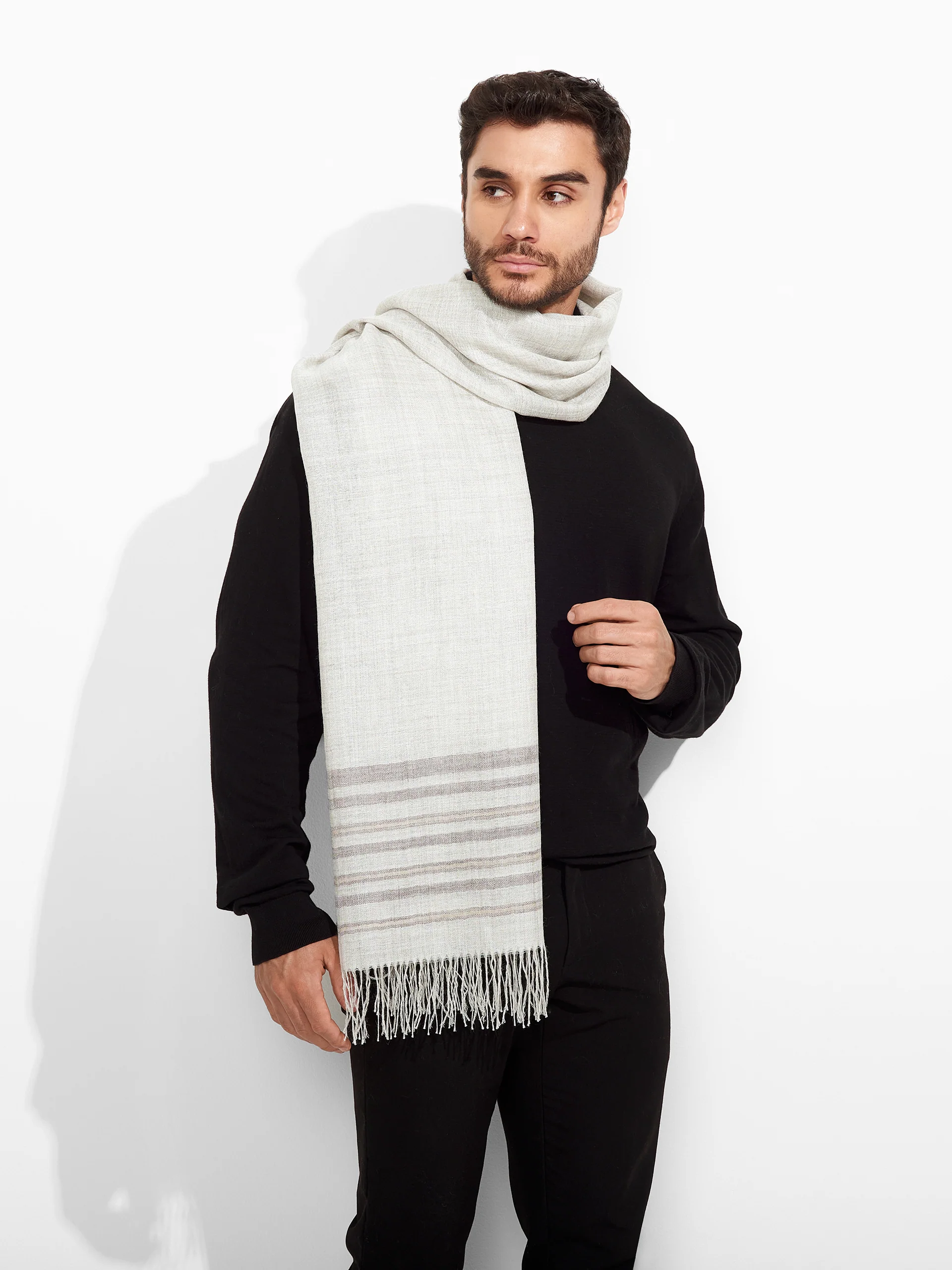 Mao Shawl Baby Alpaca Color Grey - Image 4