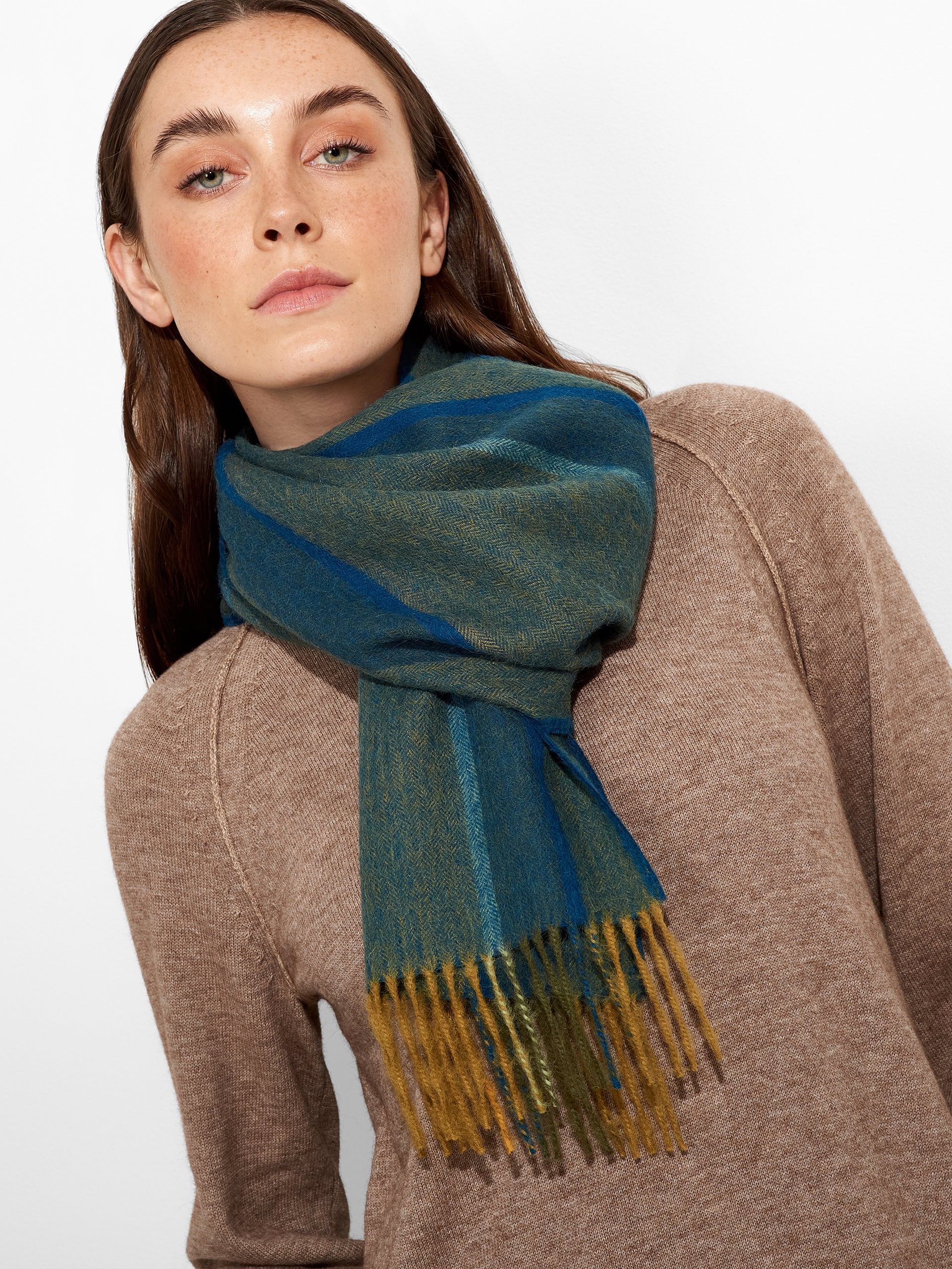 Perejil Scarf Baby Alpaca Color Green - Image 3